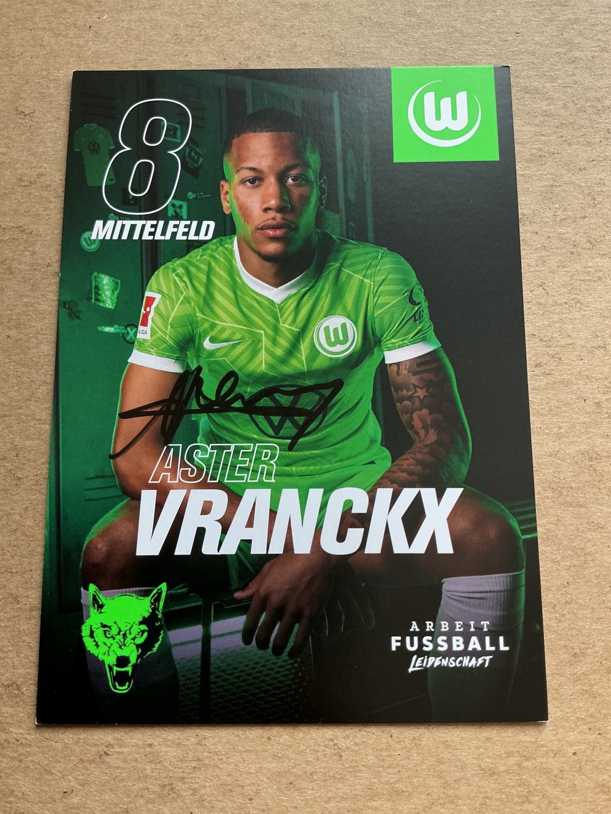 Aster Vranckx, Belgium 🇧🇪 VfL Wolfsburg 2021/22 hand signed - Autographs-World