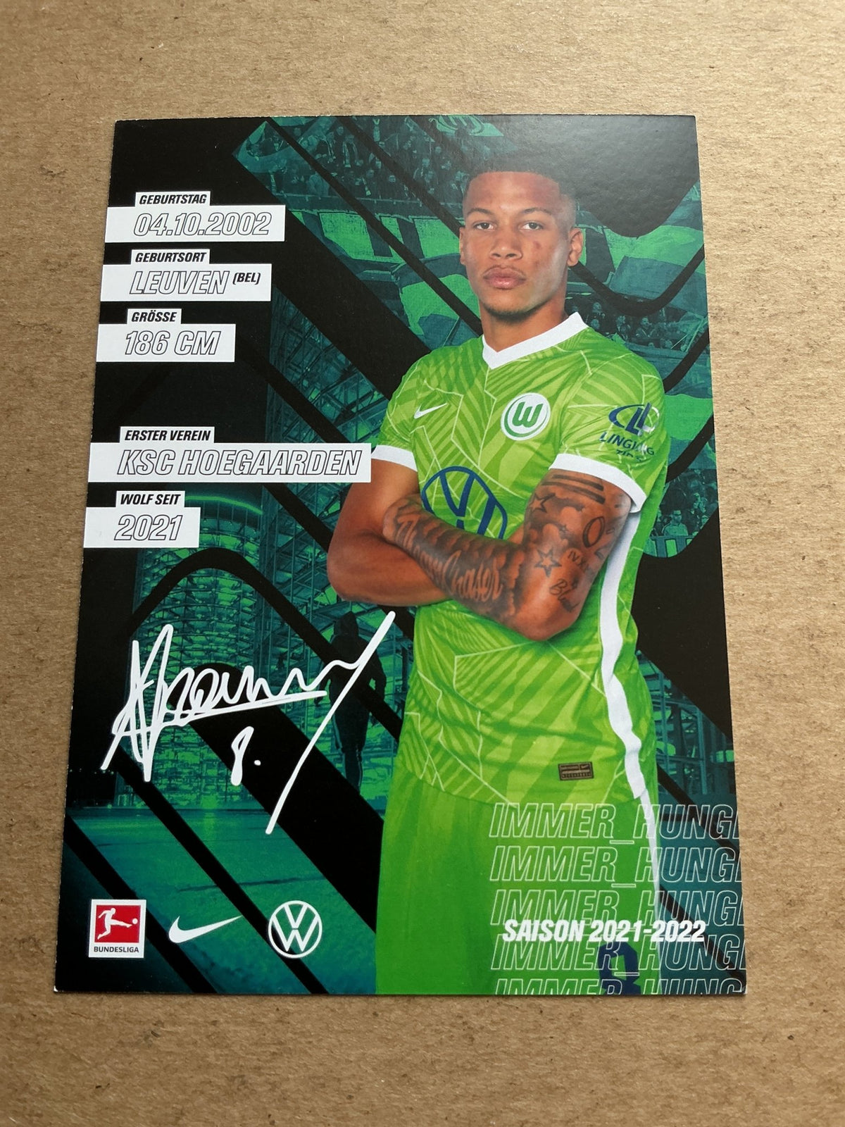 Aster Vranckx, Belgium 🇧🇪 VfL Wolfsburg 2021/22 hand signed - Autographs-World
