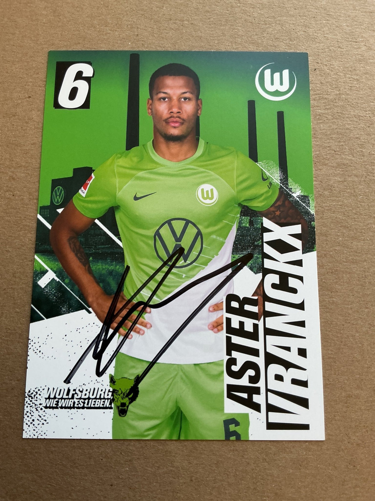 Aster Vranckx, Belgium 🇧🇪 VfL Wolfsburg 2023/24 hand signed - Autographs-World