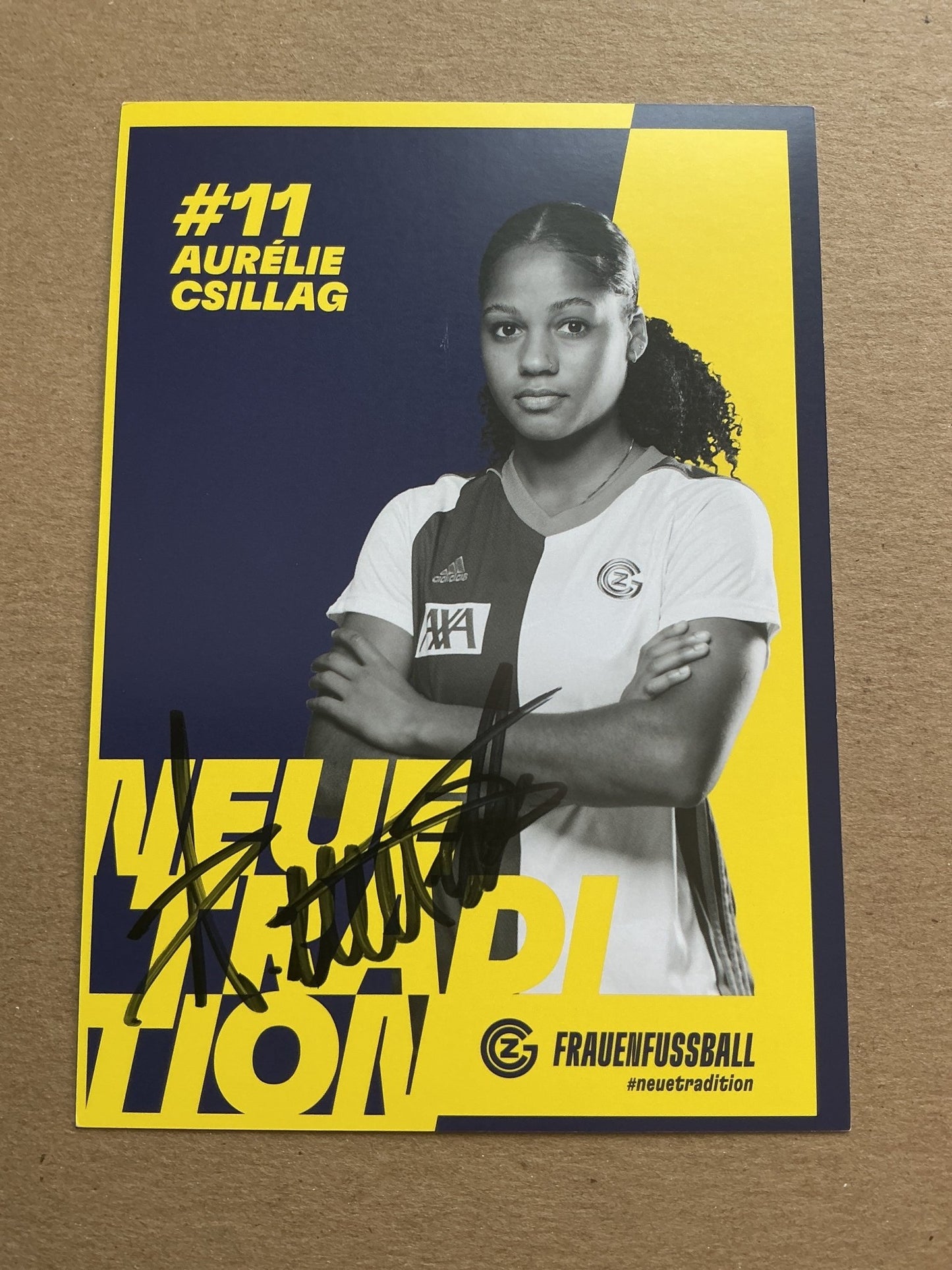 Aurélie Csillag, Switzerland 🇨🇭 Grasshopper Zürich 2021/22 hand signed - Autographs-World