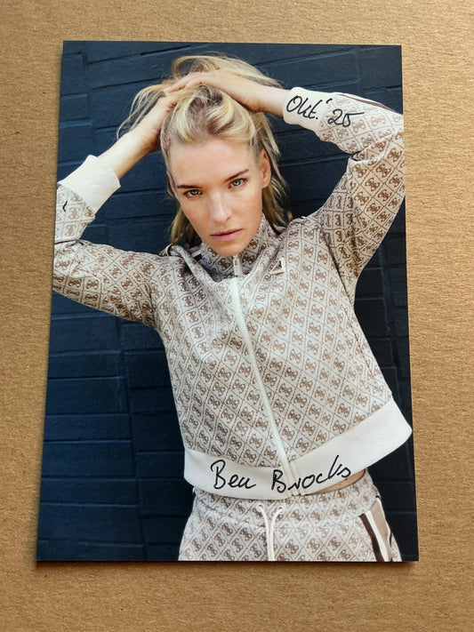 Bea Brocks, Germany 🇩🇪 Actress 2025 hand signed - Autographs-World