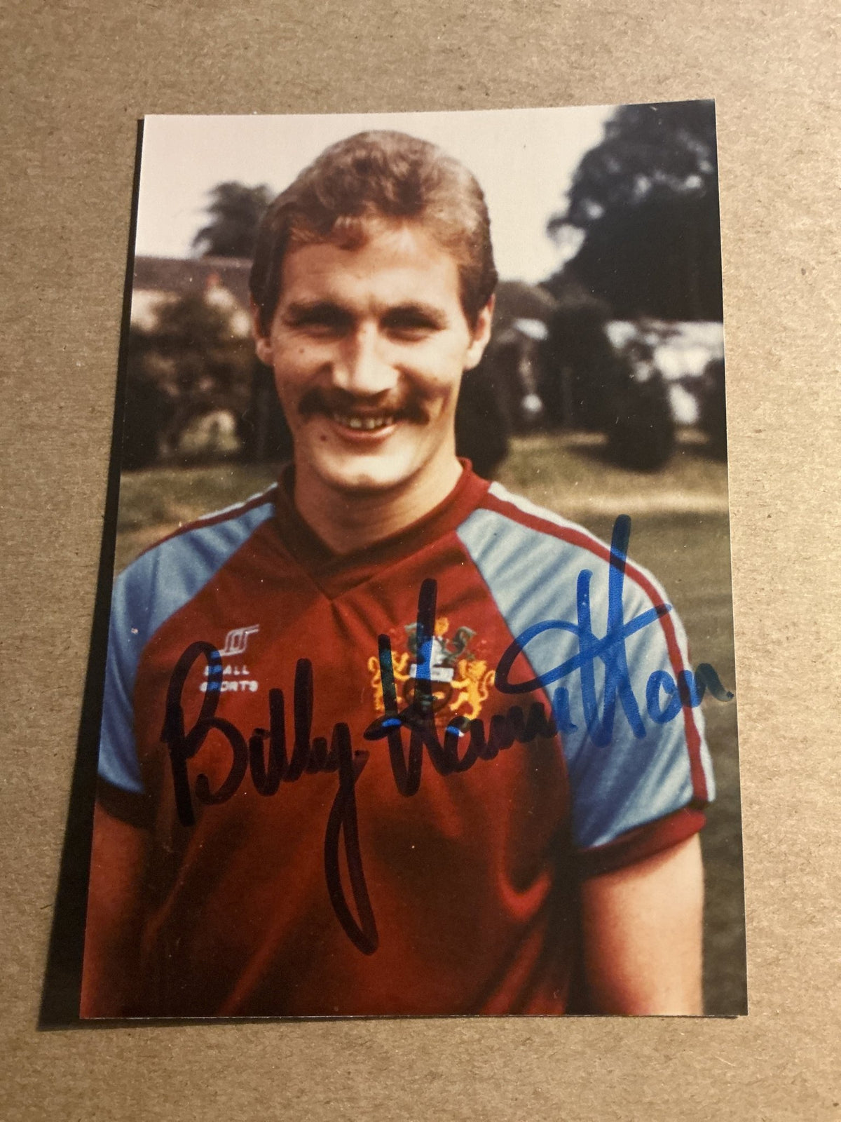 Billy Hamilton, Northern Ireland, West Ham United 1982/83 hand signed - Autographs-World