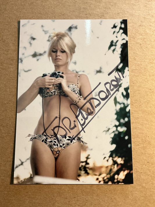 Brigitte Bardot, France 🇫🇷 Actress hand signed - Autographs-World