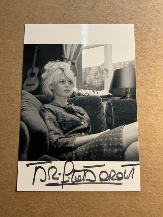 Brigitte Bardot, France 🇫🇷 Actress hand signed - Autographs-World