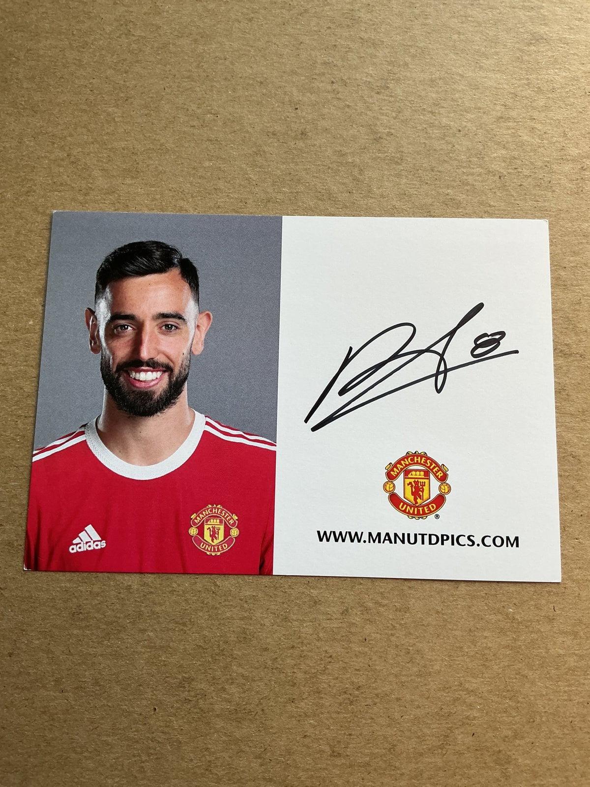 Bruno Fernandes, Portugal 🇵🇹 Manchester United FC 2021/22 hand signed - Autographs-World