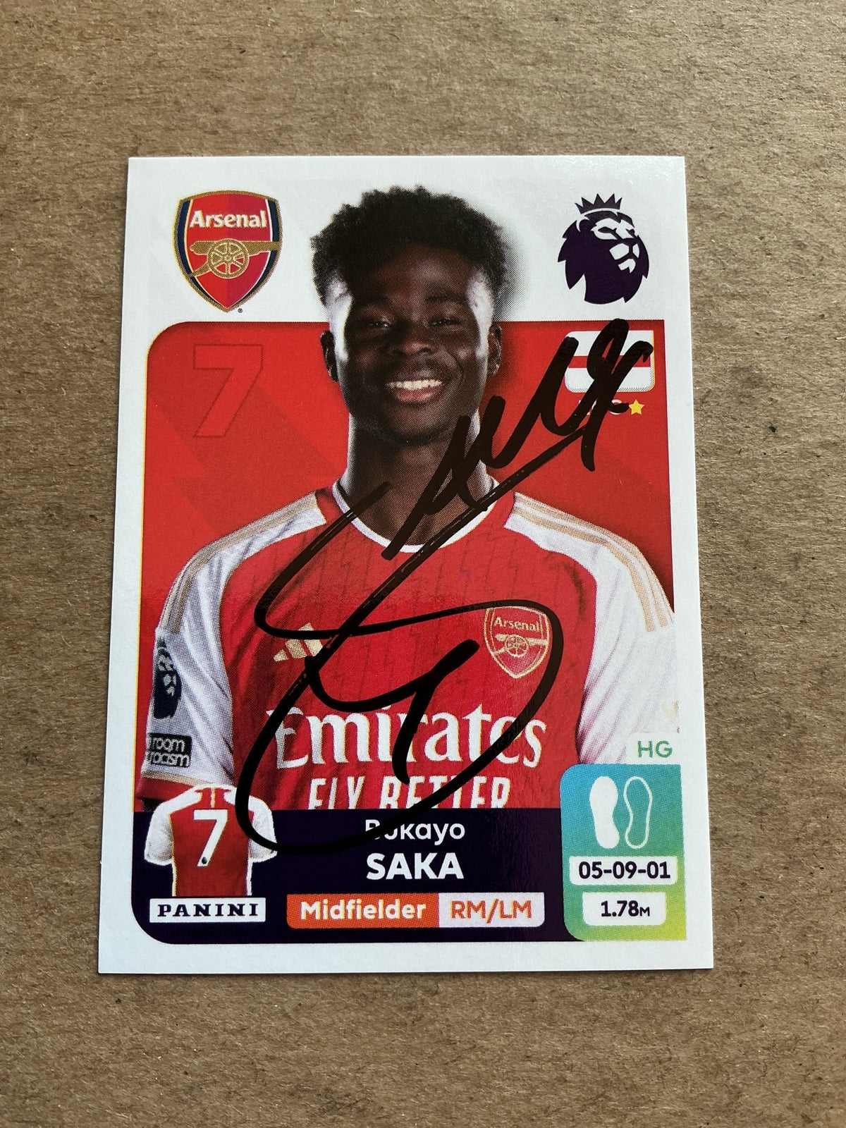 Bukayo Saka, England 🏴󠁧󠁢󠁥󠁮󠁧󠁿 Arsenal FC 2024 Panini hand signed - Autographs-World