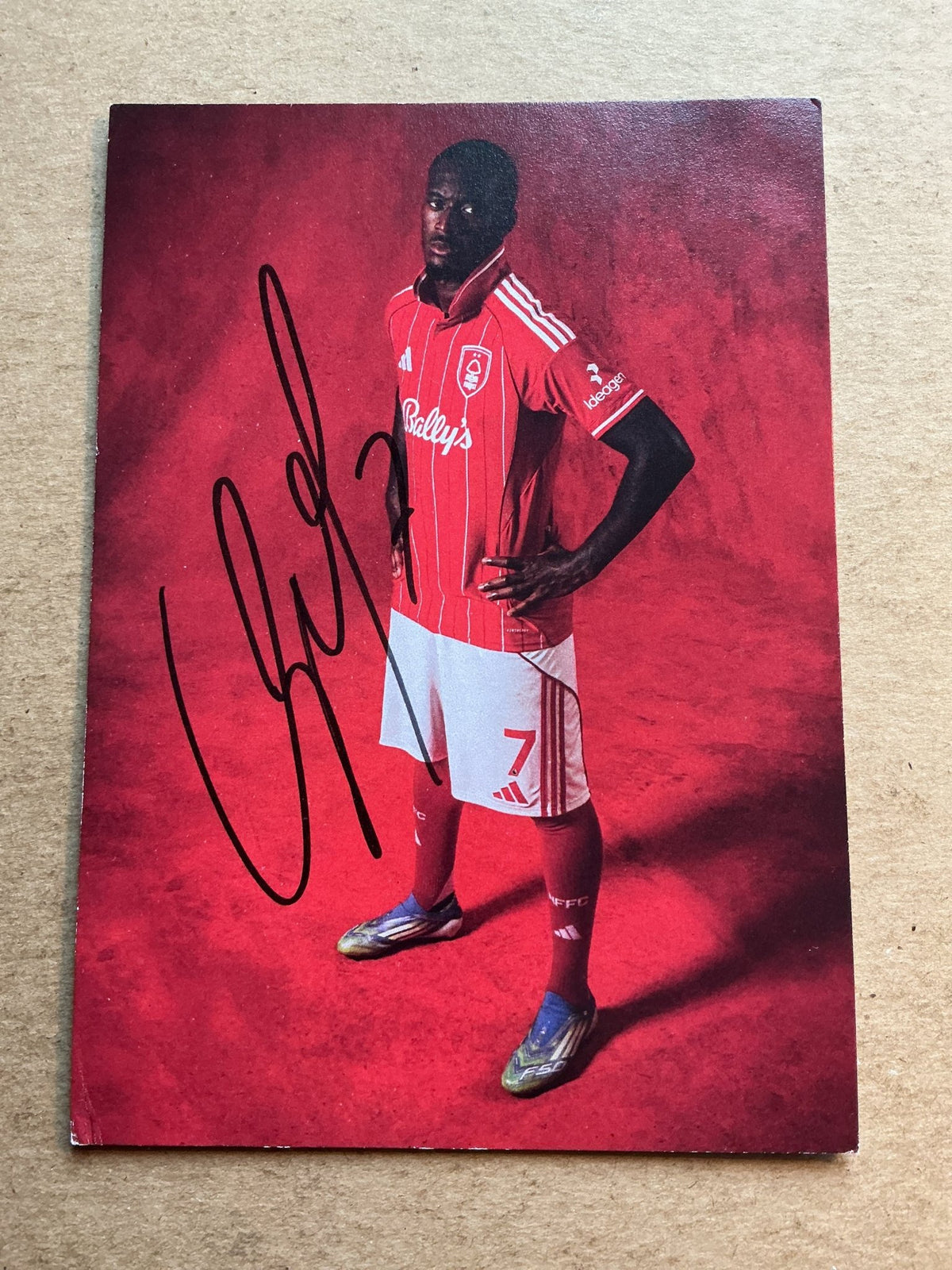 Callum Hudson-Odoi, England 🏴󠁧󠁢󠁥󠁮󠁧󠁿 Nottingham Forest 2025/26 hand signed - Autographs-World