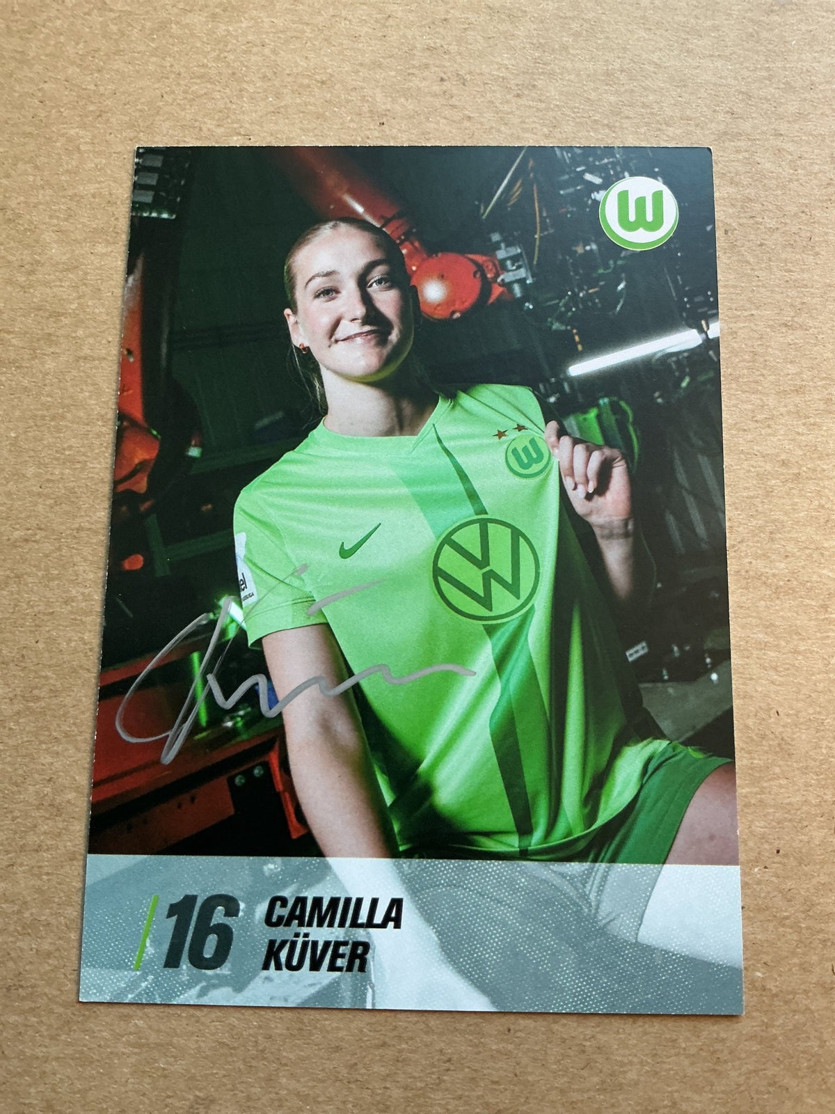 Camilla Küver, Germany 🇩🇪 VfL Wolfsburg 2024/25 hand signed - Autographs-World