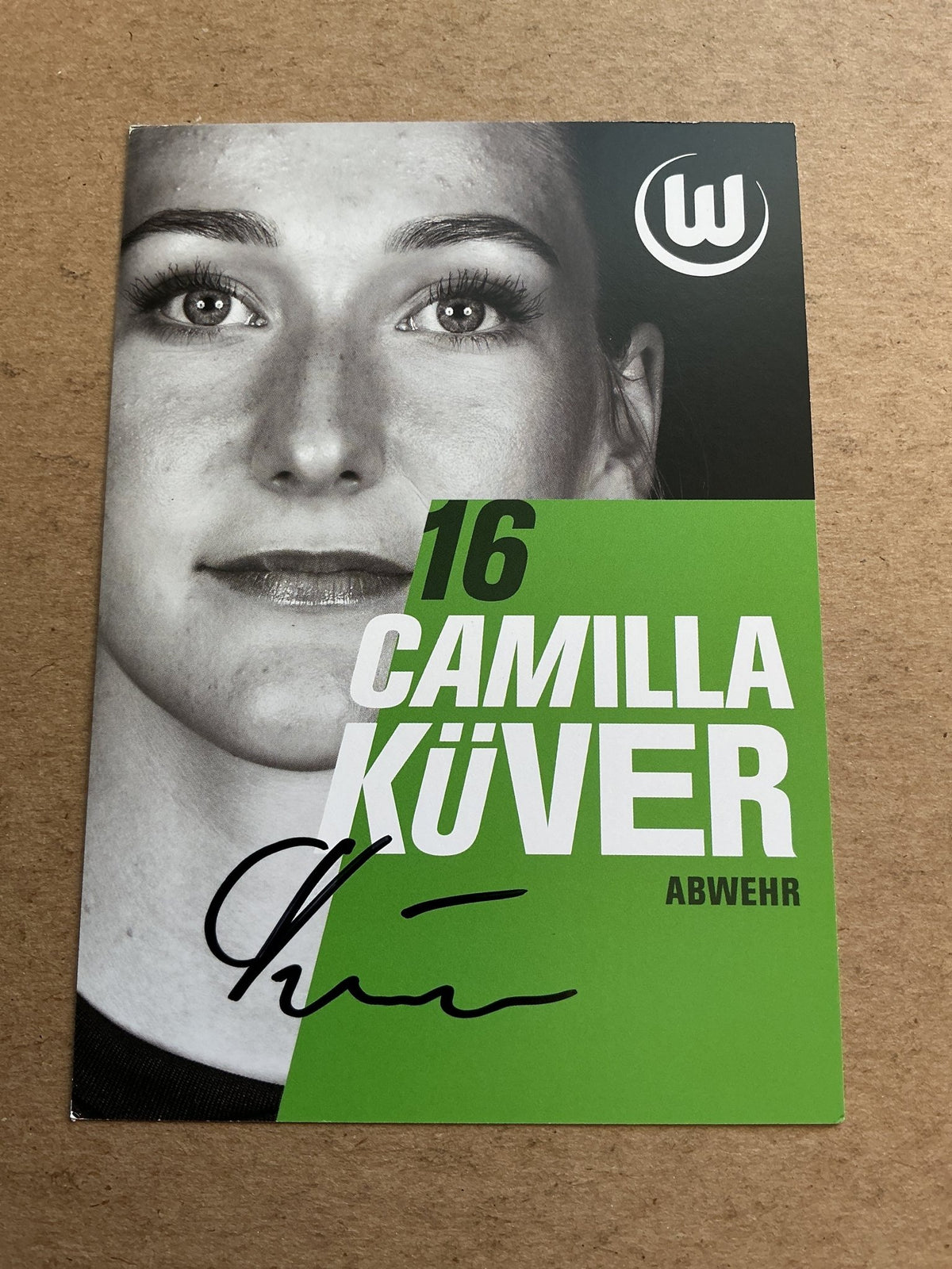 Camilla Küver, Germany 🇩🇪 VfL Wolfsburg 2025/26 hand signed - Autographs-World