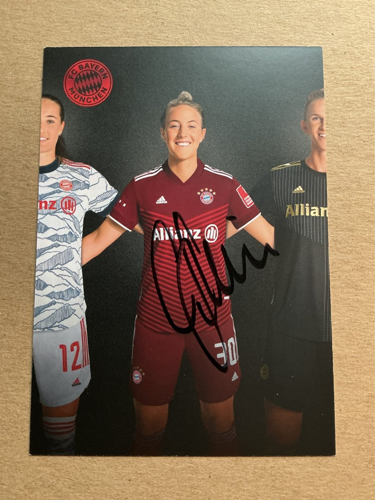 Carolin Simon, Germany 🇩🇪 FC Bayern München 2021/22 hand signed - Autographs-World