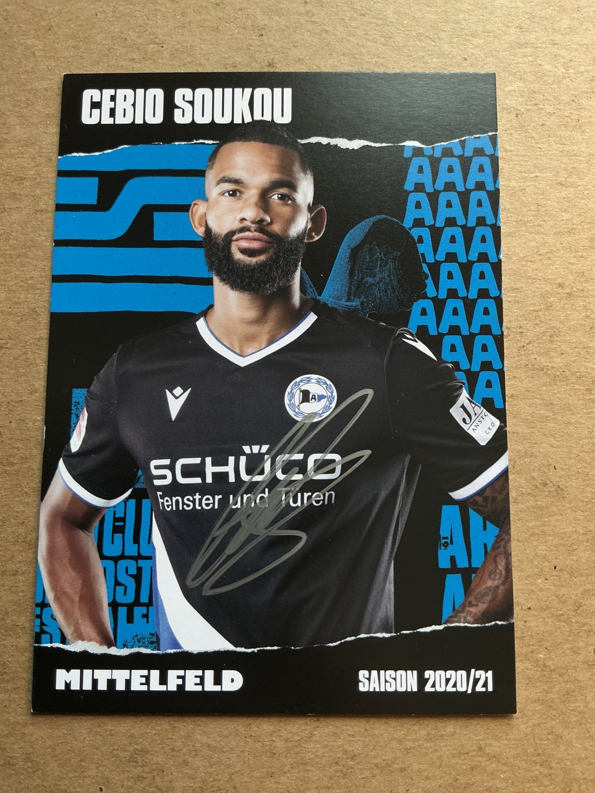 Cebio Soukou, Benin 🇧🇯 Arminia Bielefeld 2020/21 hand signed - Autographs-World