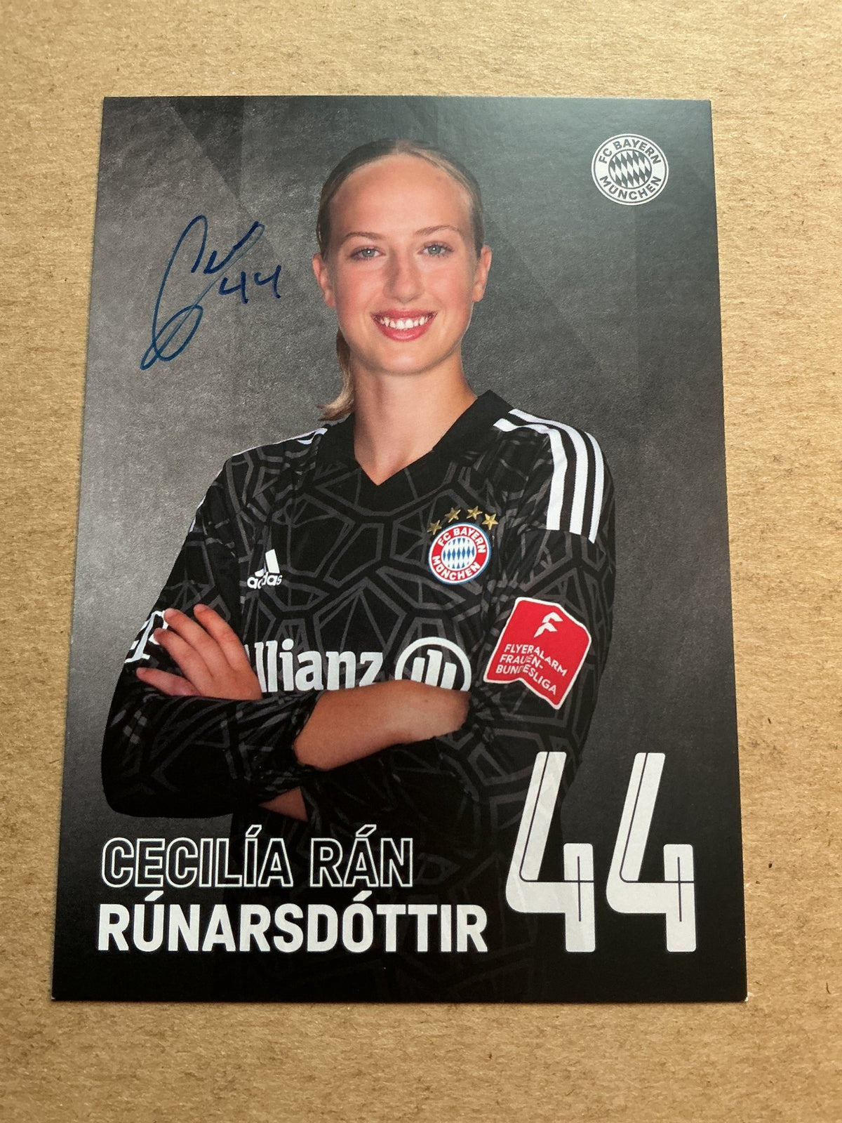 Cecilía Rán Rúnarsdottir, Iceland 🇮🇸 FC Bayern München 2022/23 hand signed - Autographs-World