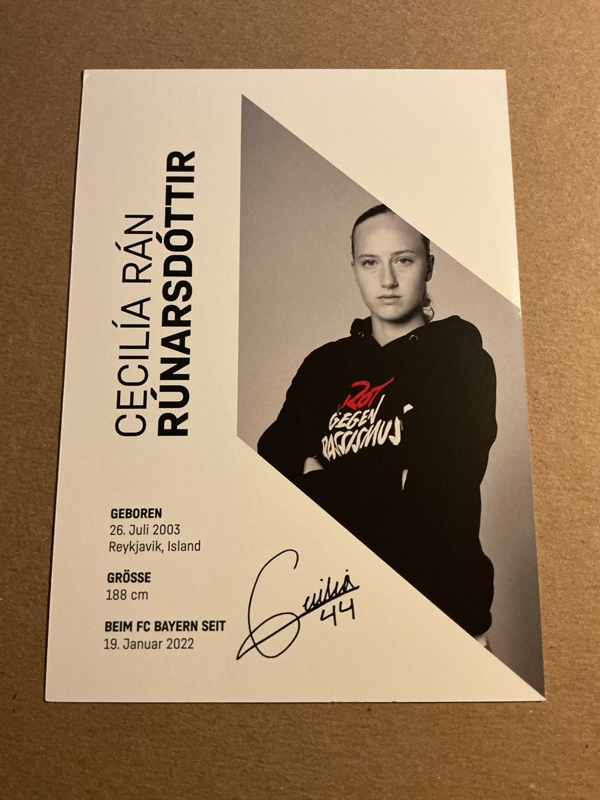 Cecilía Rán Rúnarsdóttir, Iceland 🇮🇸 FC Bayern München 2023/24 hand signed - Autographs-World