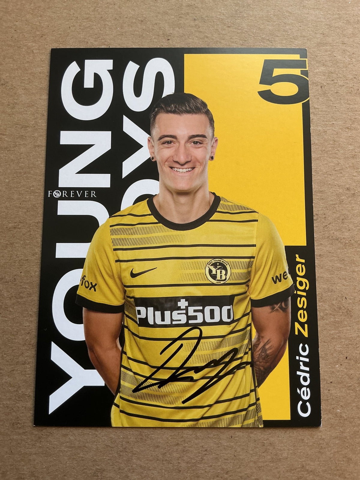 Cédric Zesiger, Switzerland 🇨🇭 BSC Young Boys Bern 2022/23 hand signed - Autographs-World
