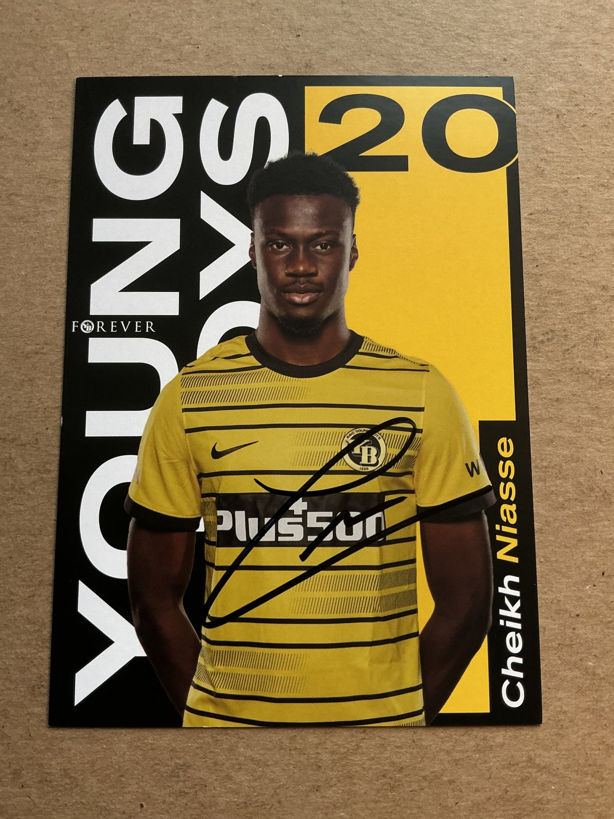 Cheikh Niasse, Senegal 🇸🇳 BSC Young Boys Bern 2022/23 hand signed - Autographs-World