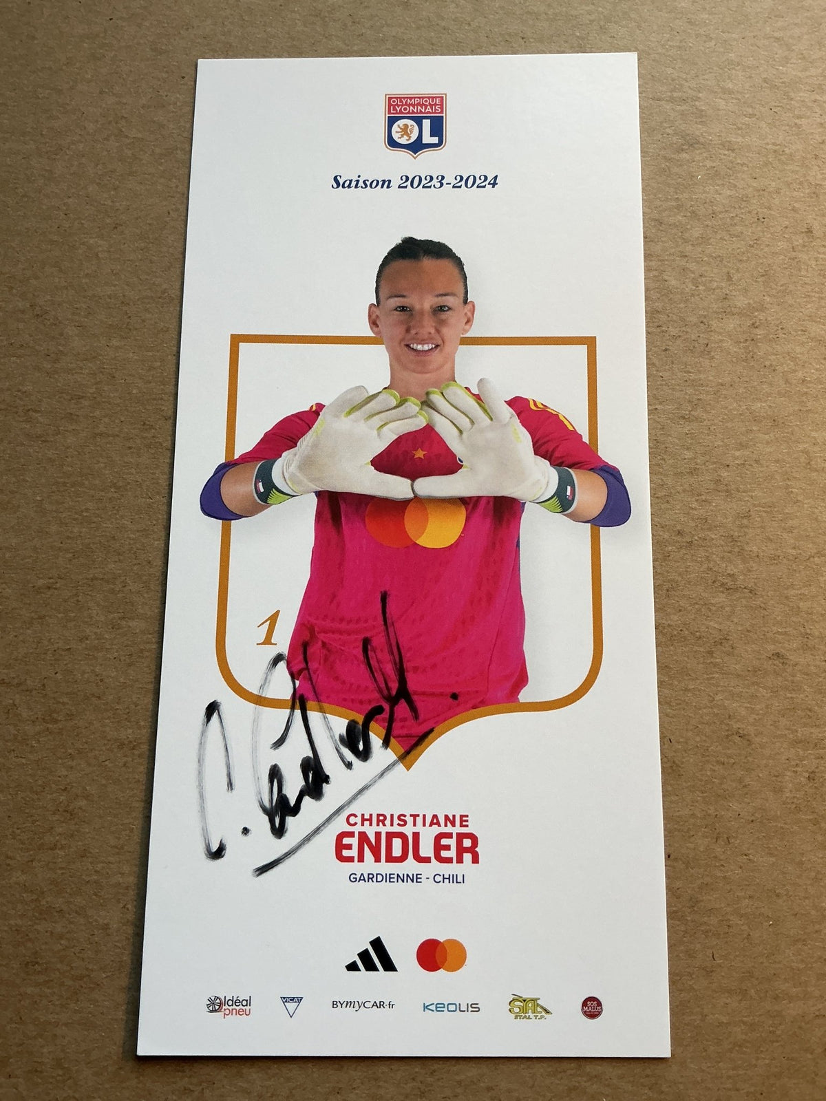 Christiane Endler, Chile 🇨🇱 Olympique Lyon 2023/24 hand signed - Autographs-World