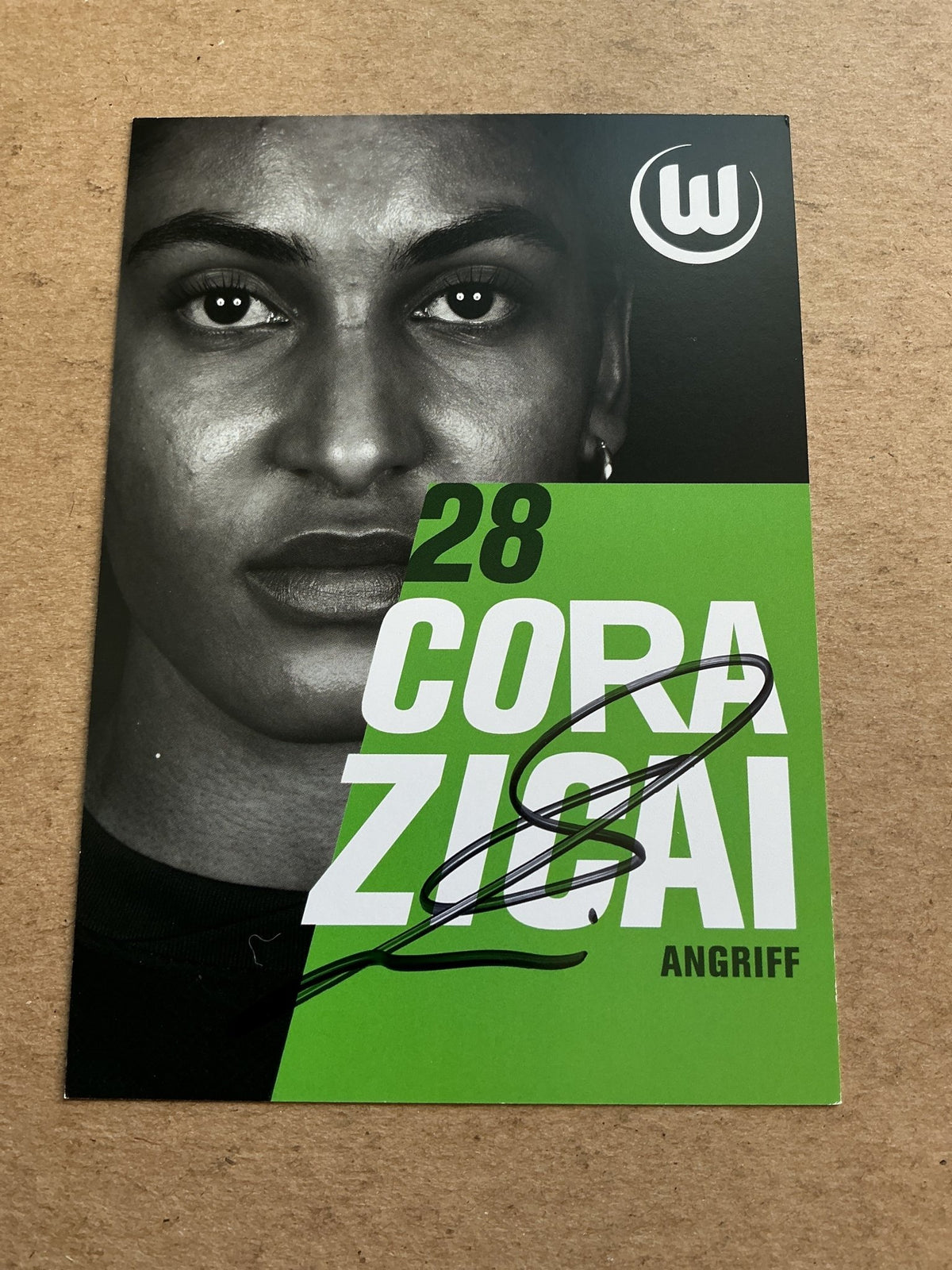 Cora Zicai, Germany 🇩🇪 VfL Wolfsburg 2025/26 hand signed - Autographs-World