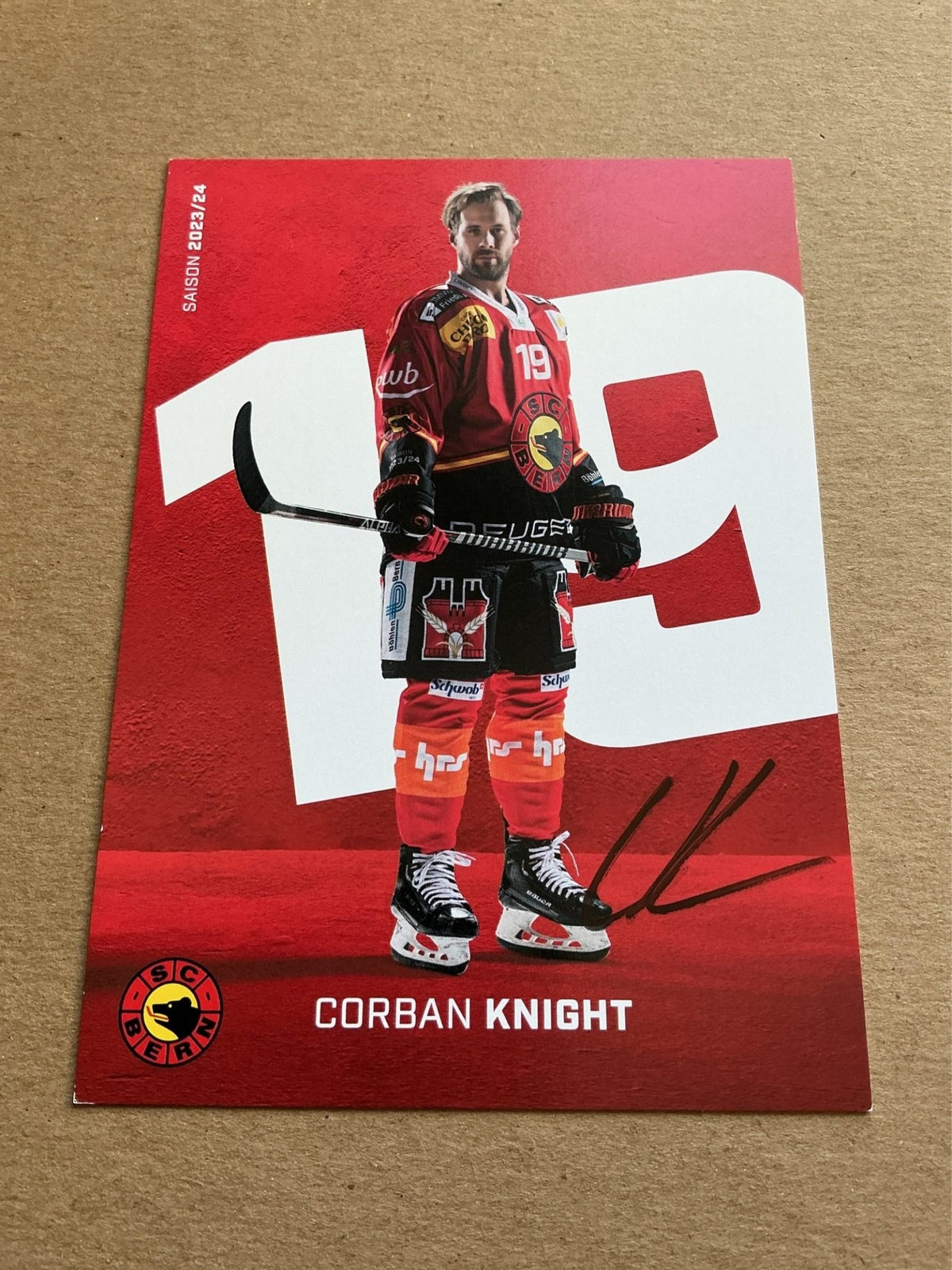 Corban Knight, Canada 🇨🇦 SC Bern 2023/24 hand signed - Autographs-World