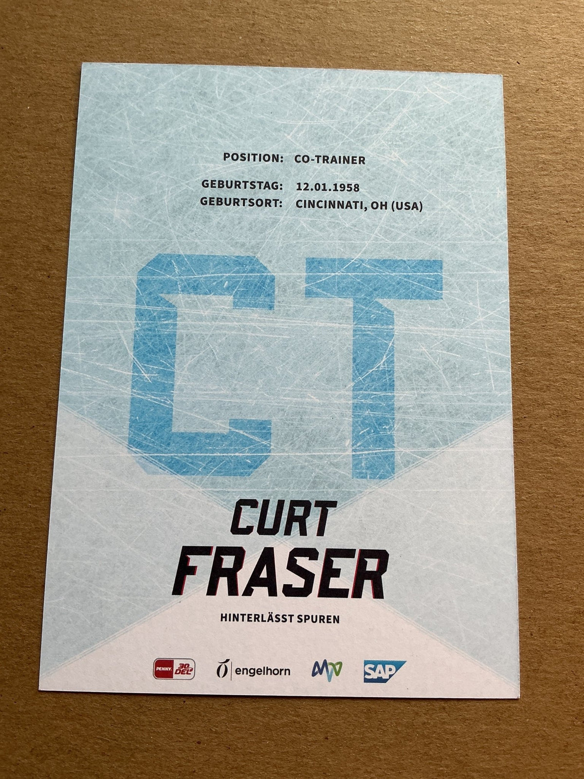 Curt Fraser, USA 🇺🇸 Adler Mannheim 2023/24 hand signed - Autographs-World