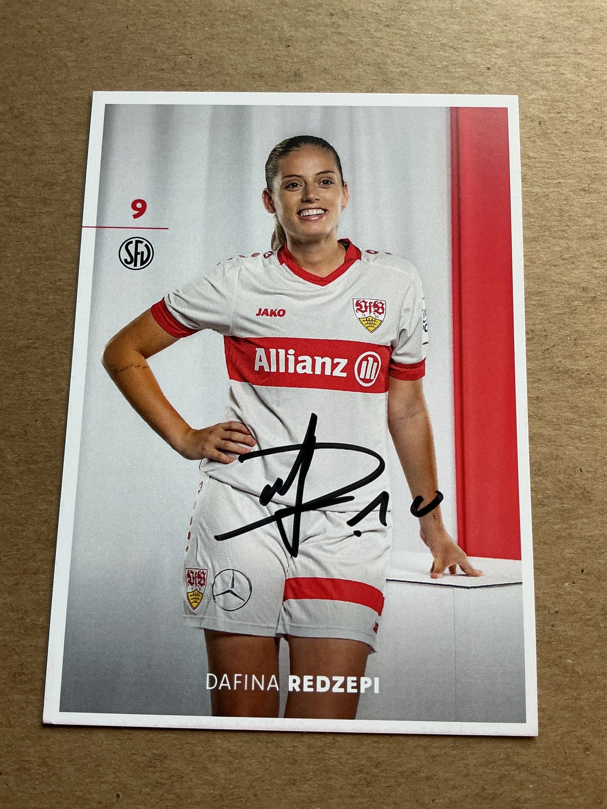Dafina Redzepi, Germany 🇩🇪 VfB Stuttgart 2024/25 hand signed - Autographs-World