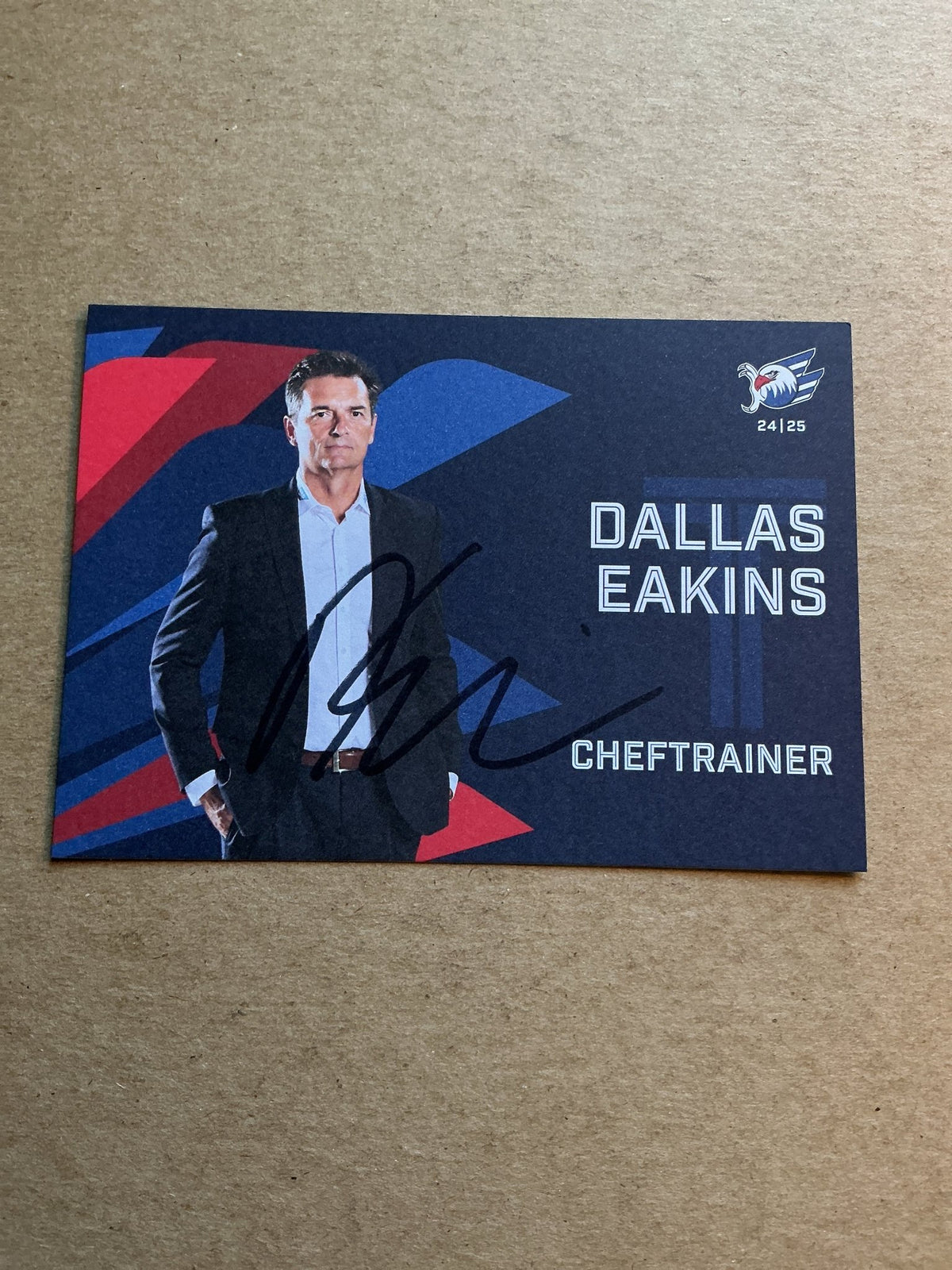 Dallas Eakins, Germany 🇩🇪 Adler Mannheim 2024/25 hand signed - Autographs-World