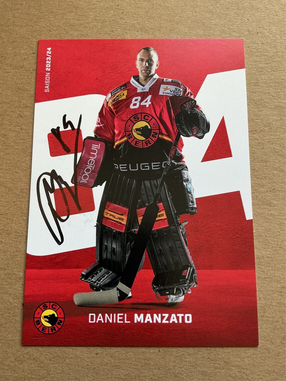 Daniel Manzato, Switzerland 🇨🇭 SC Bern 2023/24 hand signed - Autographs-World