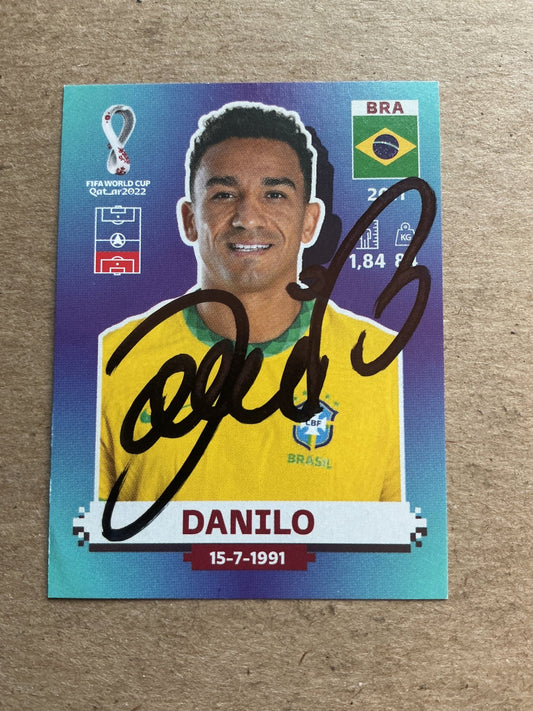 Danilo, Brazil 🇧🇷 FIFA World Cup 2022 Panini hand signed - Autographs-World