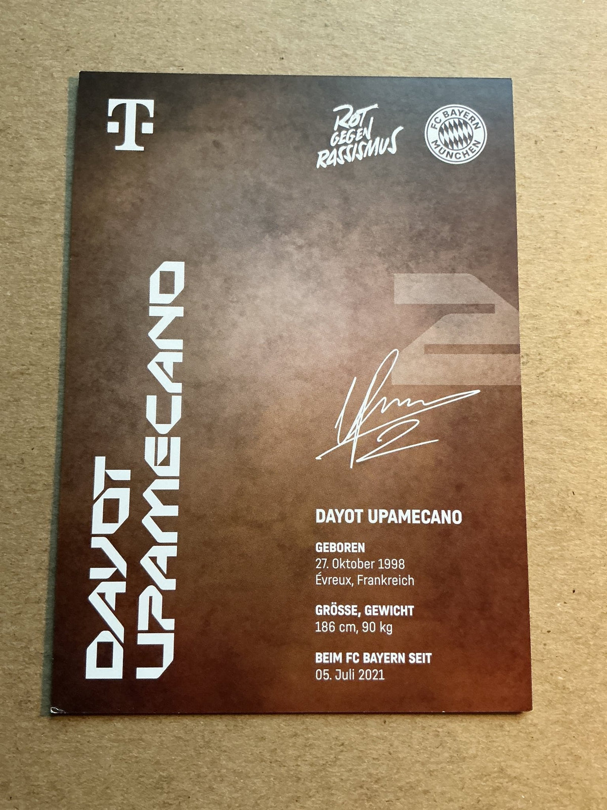 Dayot Upamecano, France 🇫🇷 FC Bayern München 2024/25 hand signed - Autographs-World