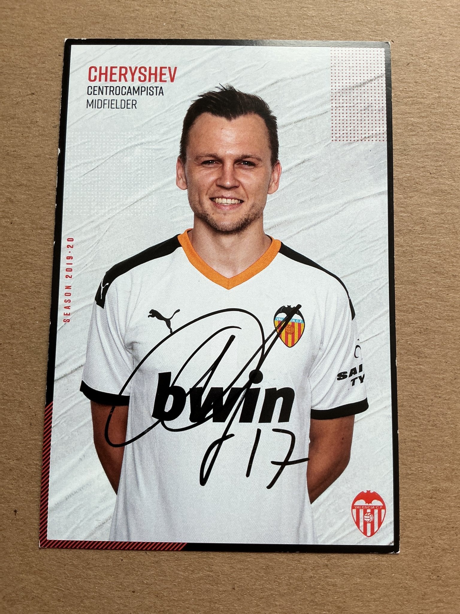 Denis Cheryshev, Russia 🇷🇺 Valencia CF 2019/20 hand signed - Autographs-World