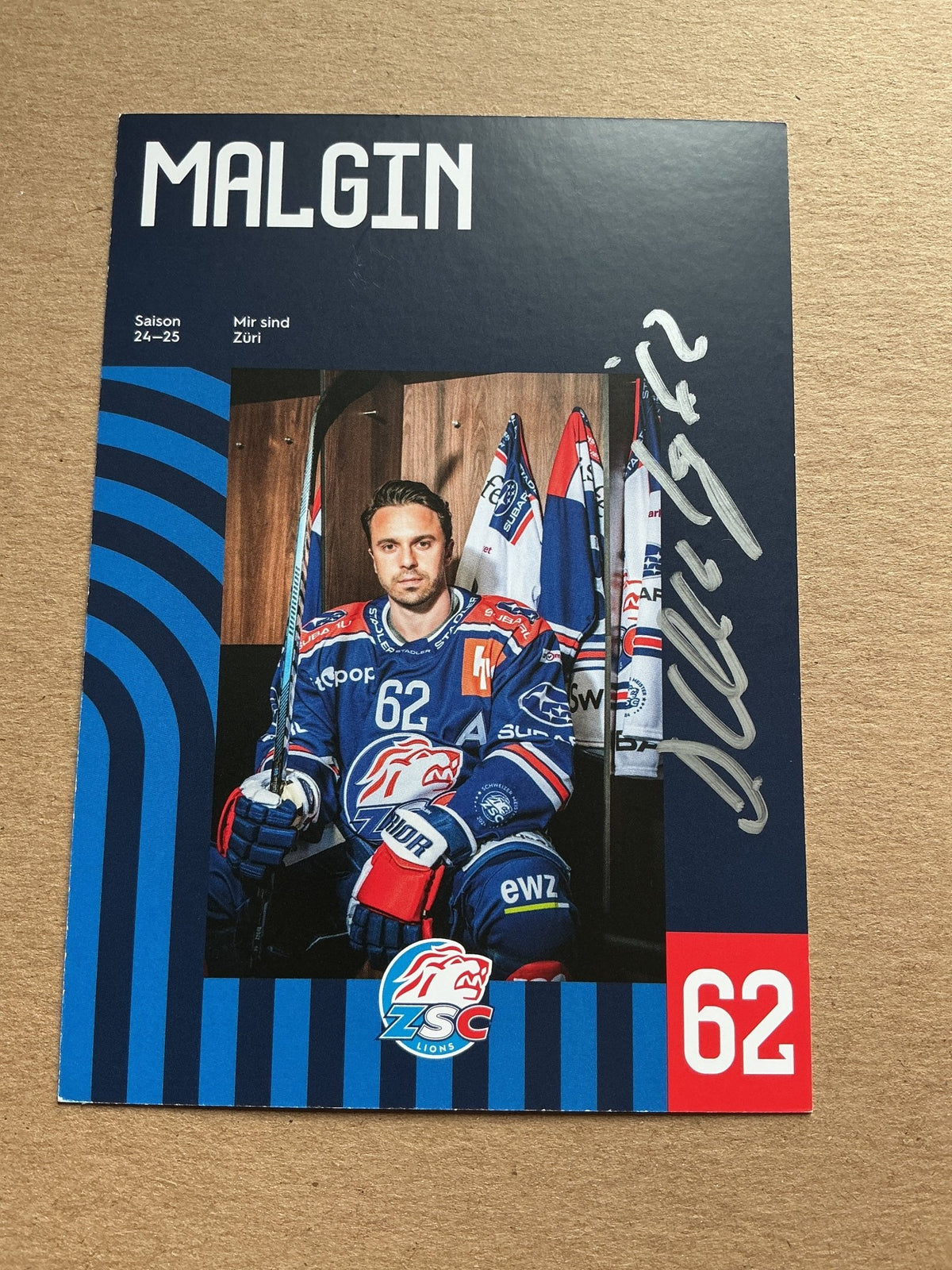 Denis Malgin, Switzerland 🇨🇭 ZSC Lions 2024/25 hand signed - Autographs-World