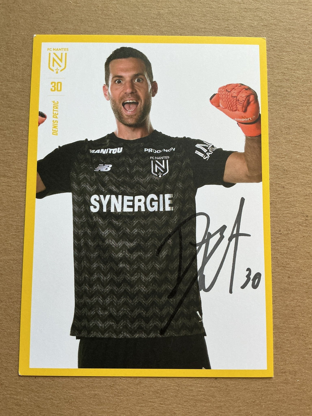 Denis Petrić, Slovenia 🇸🇮 FC Nantes 2019/20 hand signed - Autographs-World