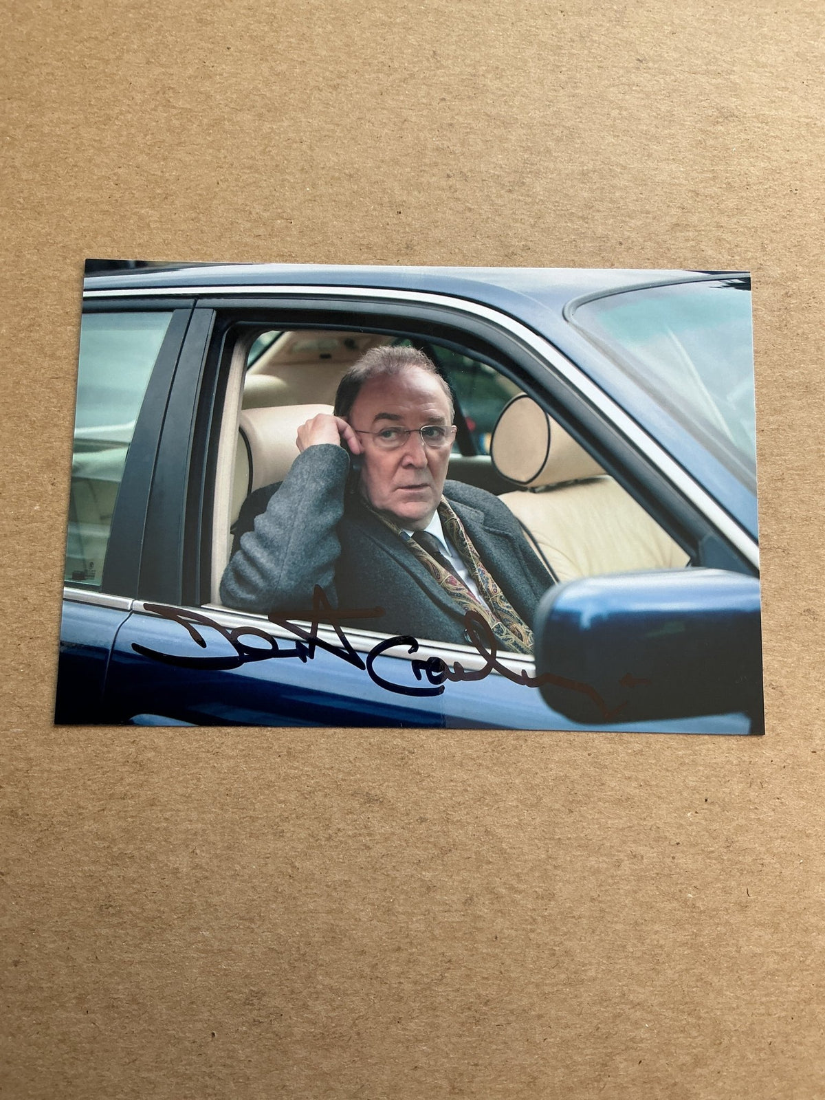 Dermot Crowley, Ireland 🇮🇪 Actor hand signed - Autographs-World