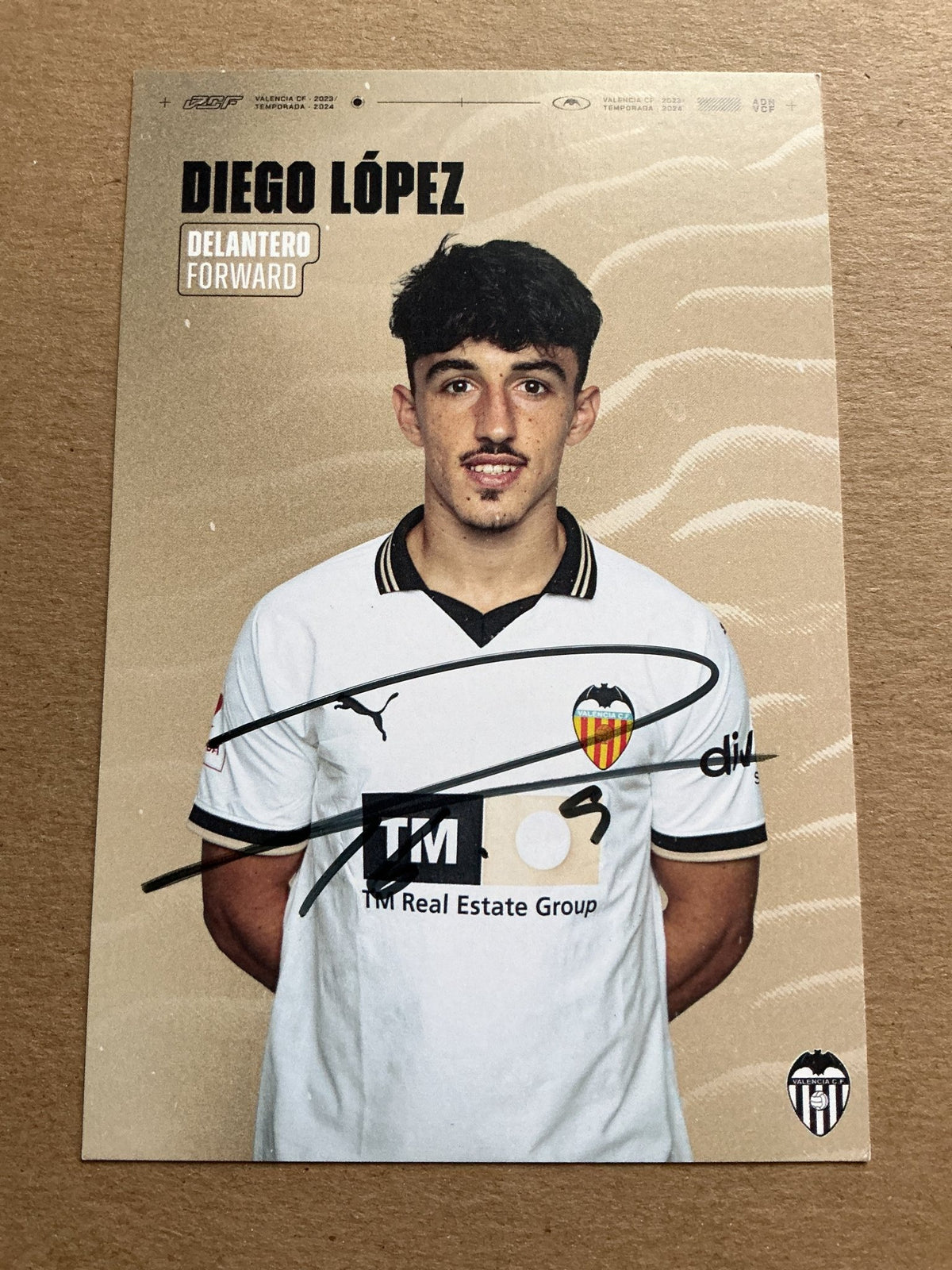 Diego López, Spain 🇪🇸 Valencia CF 2023/24 hand signed - Autographs-World