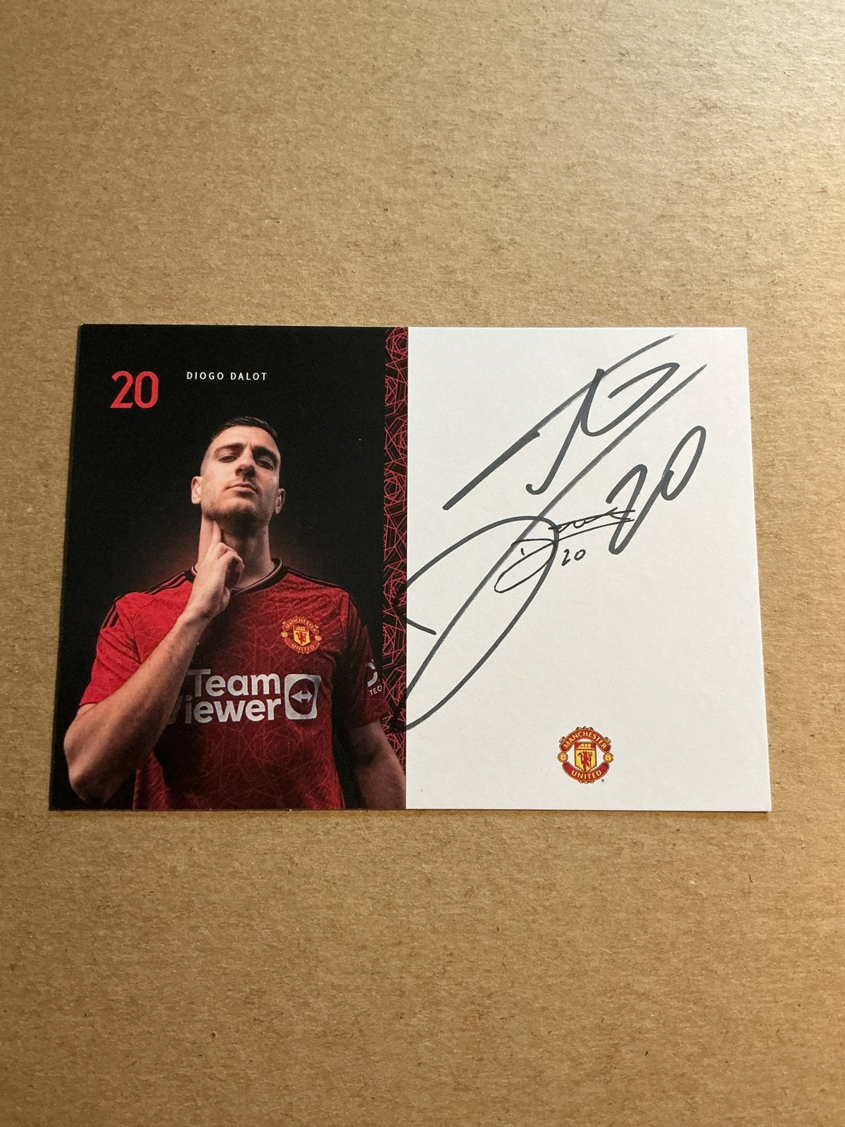 Diogo Dalot, Portugal 🇵🇹 Manchester United 2023/24 hand signed - Autographs-World