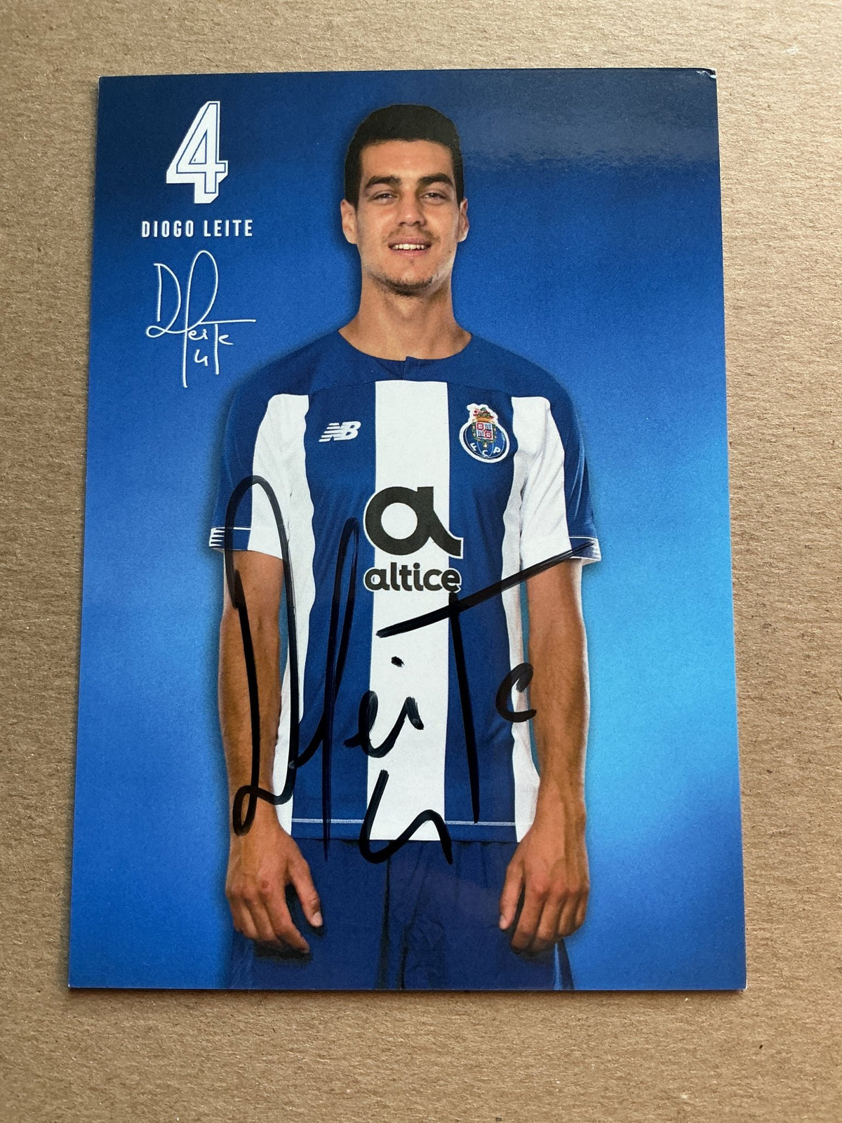 Diogo Leite, Portugal 🇵🇹 FC Porto 2019/20 hand signed - Autographs-World