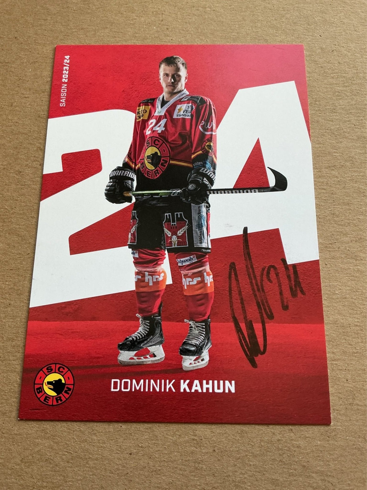 Dominik Kahun, Germany 🇩🇪 SC Bern 2023/24 hand signed - Autographs-World