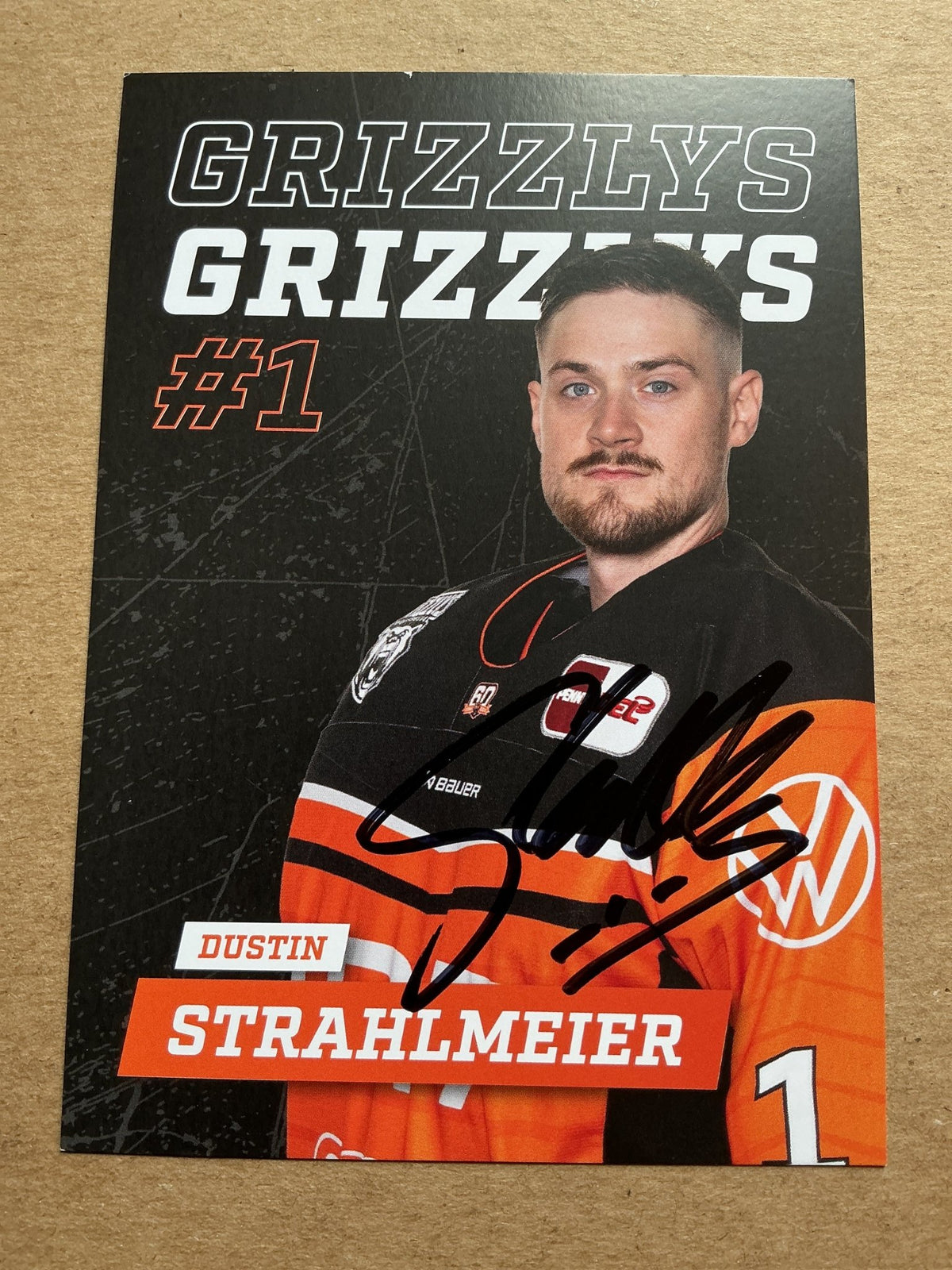 Dustin Strahlmeier, Germany 🇩🇪 Grizzlys Wolfsburg 2024/25 hand signed - Autographs-World