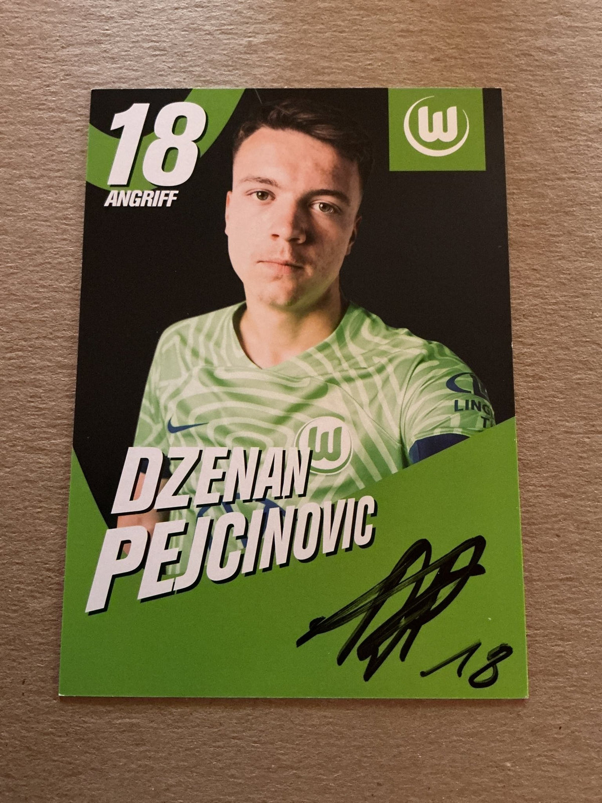 Dzenan Pejcinovic, Germany 🇩🇪 VfL Wolfsburg 2022/23 hand signed - Autographs-World