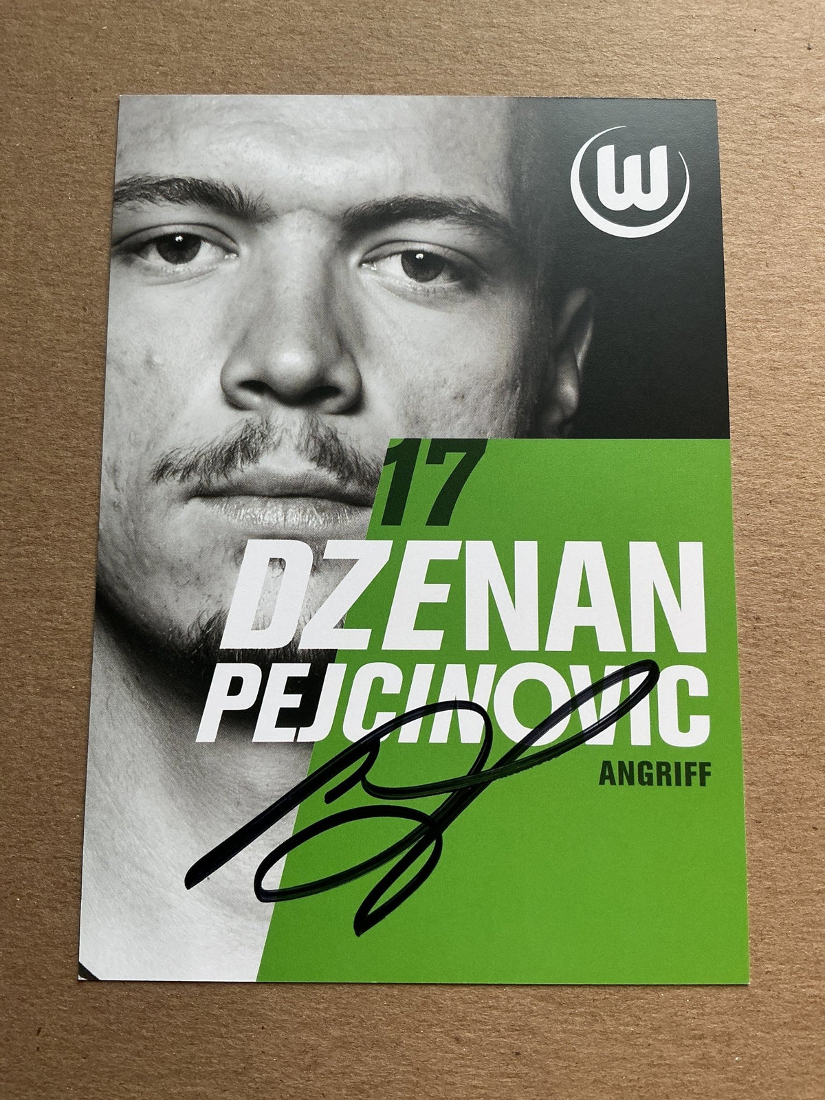 Dženan Pejčinović, Germany 🇩🇪 VfL Wolfsburg 2025/26 hand signed - Autographs-World