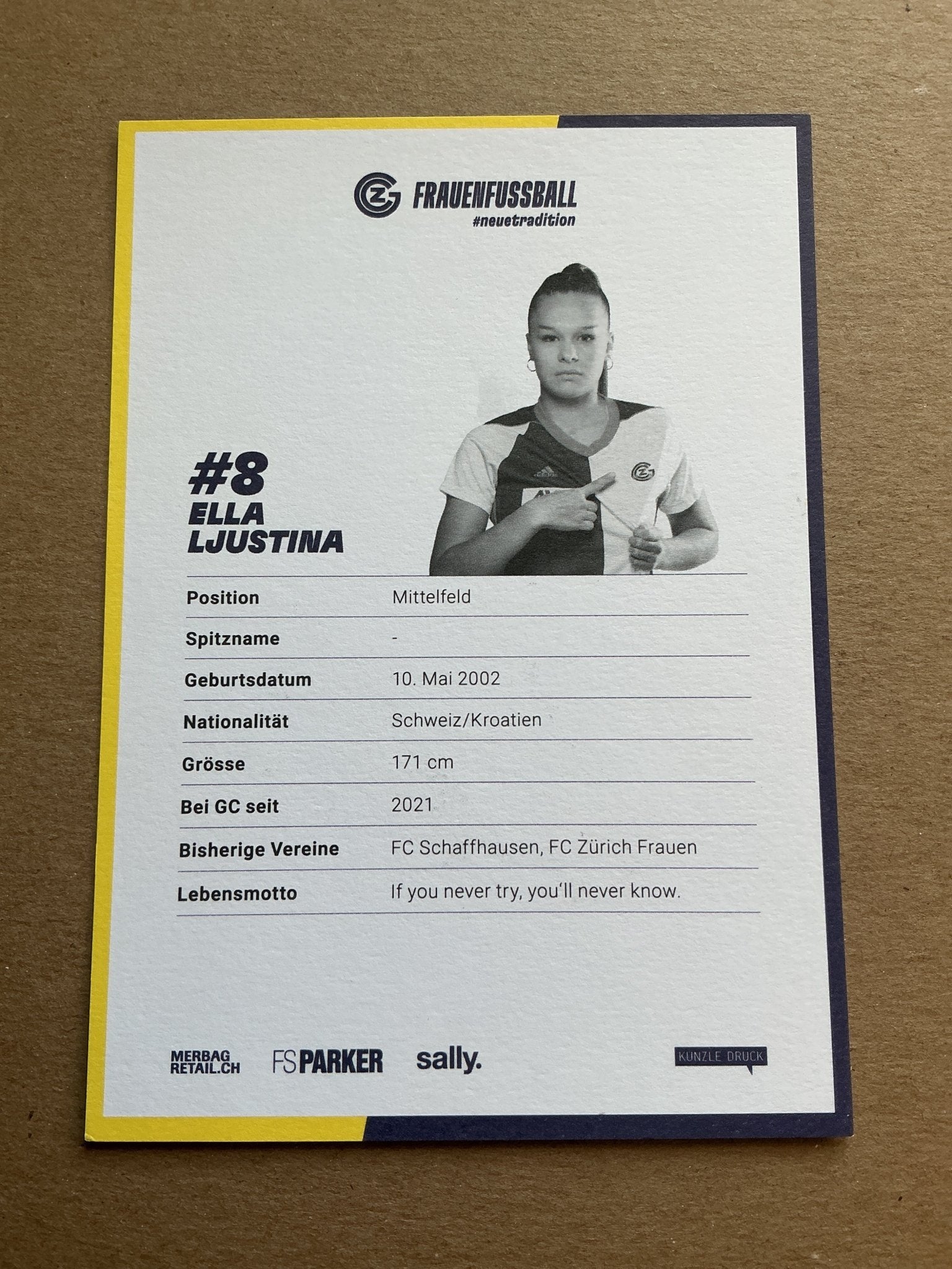 Ella Ljustina, Switzerland 🇨🇭Grasshopper Zürich 2021/22 hand signed - Autographs-World