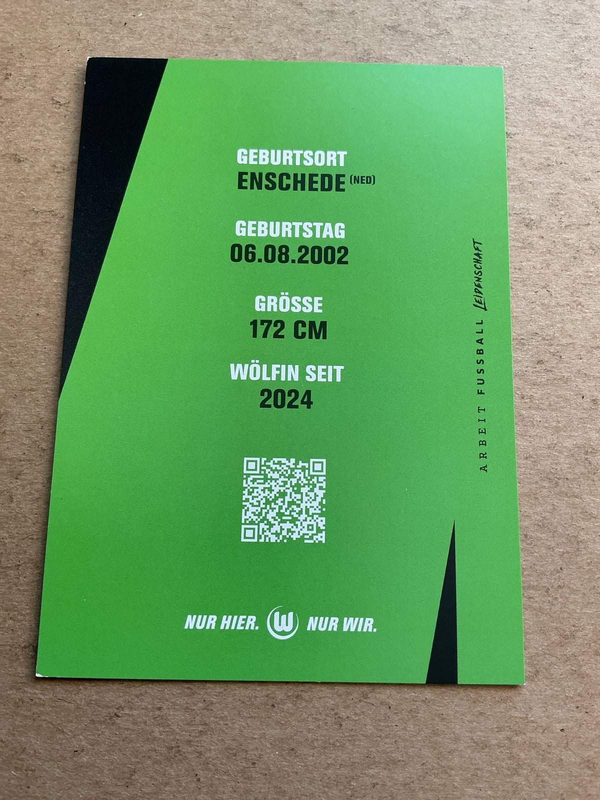 Ella Peddemors, Netherlands 🇳🇱 VfL Wolfsburg 2025/26 hand signed - Autographs-World