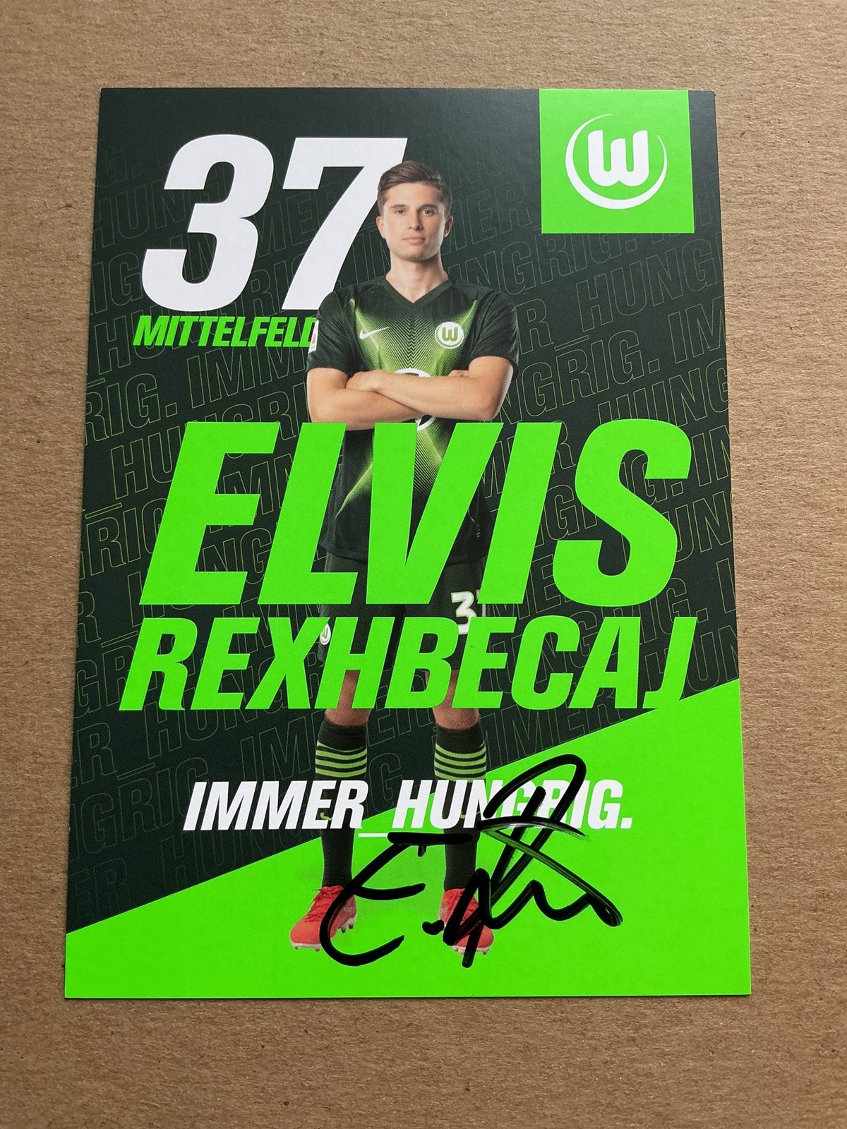 Elvis Rexhbecaj, Germany 🇩🇪 VfL Wolfsburg 2019/20 hand signed - Autographs-World
