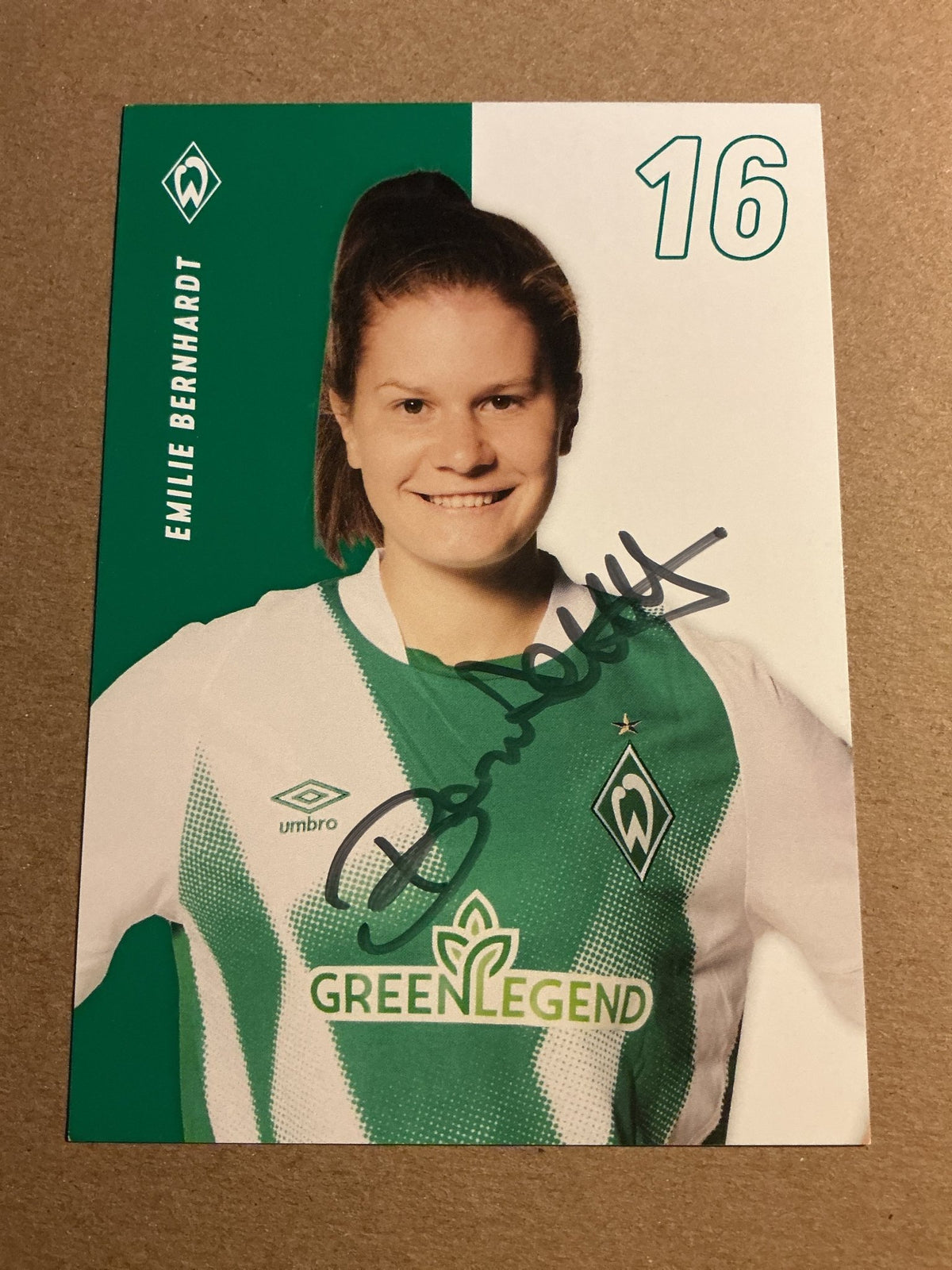 Emilie Bernhardt, Germany 🇩🇪 SV Werder Bremen 2022/23 hand signed - Autographs-World