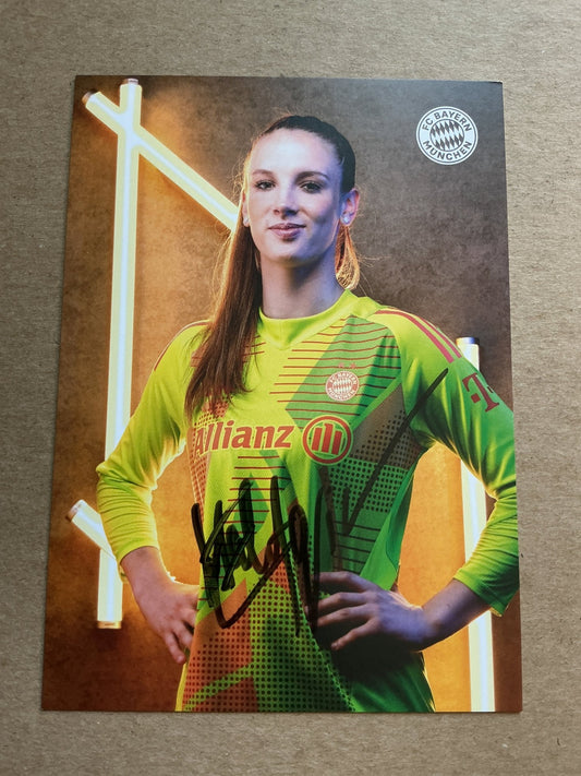 Ena Mahmutovic, Germany 🇩🇪 FC Bayern Munich 2024/25 hand signed - Autographs-World