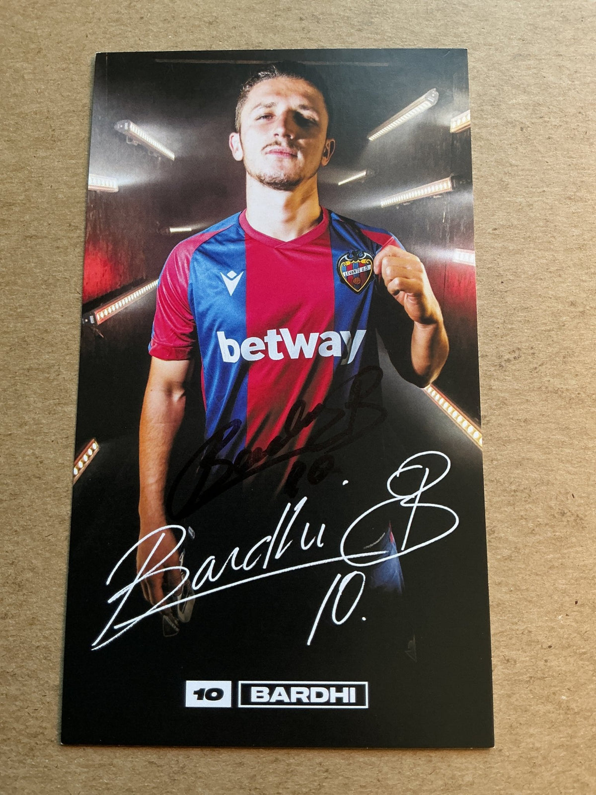 Enis Bardhi, North Macedonia 🇲🇰 Levante UD 2020/21 hand signed - Autographs-World