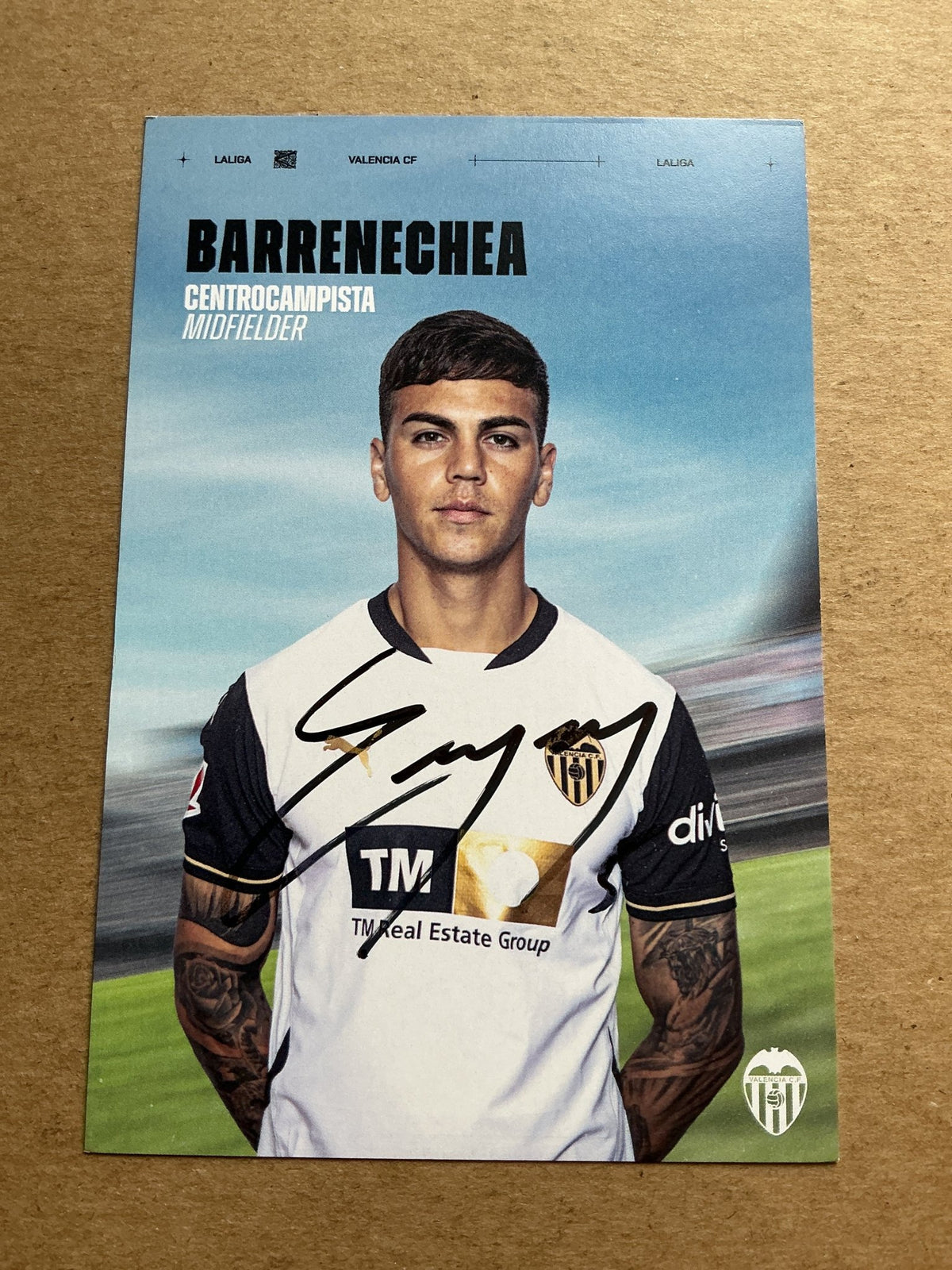 Enzo Barrenechea, Argentina 🇦🇷 Valencia CF 2024/25 hand signed - Autographs-World