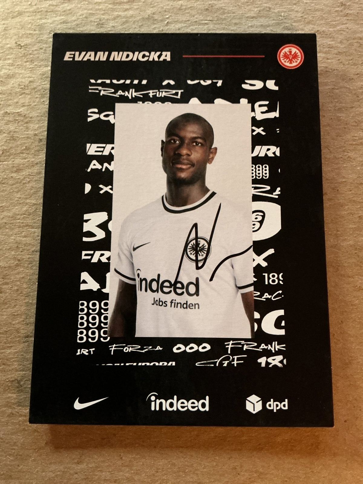 Evan Ndicka, France 🇫🇷 Eintracht Frankfurt 2022/23 hand signed - Autographs-World