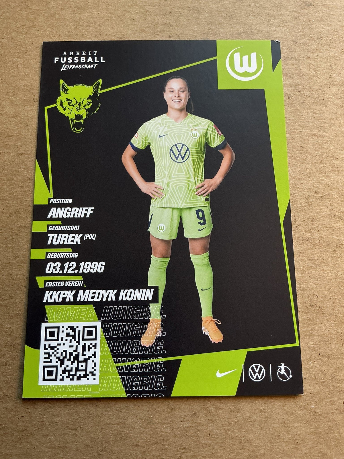 Ewa Pajor, Poland 🇵🇱 VfL Wolfsburg 2022/23 hand signed - Autographs-World