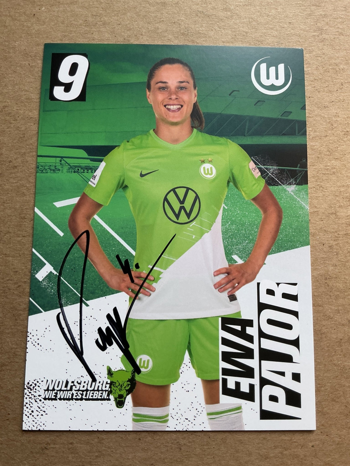 Ewa Pajor, Poland 🇵🇱 VfL Wolfsburg 2023/24 hand signed - Autographs-World
