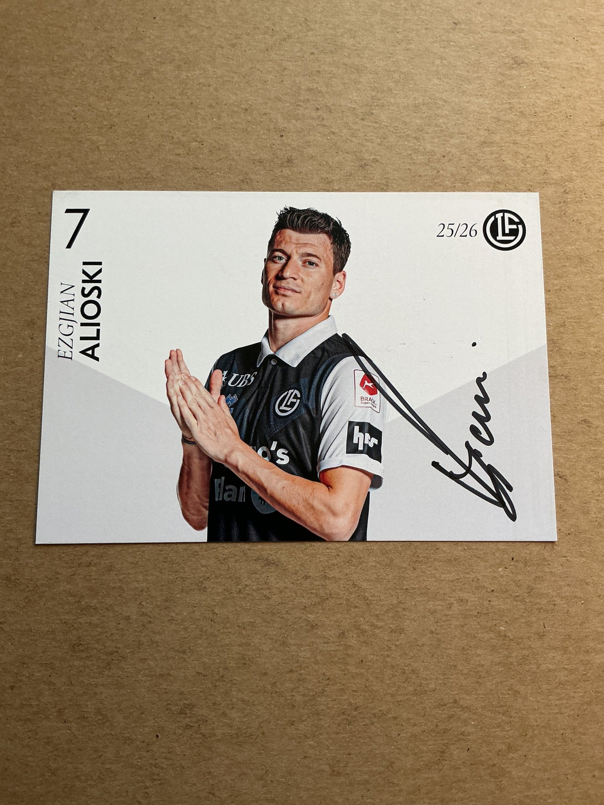 Ezgjian Alioski, North Macedonia 🇲🇰 HC Lugano 2025/26 hand signed - Autographs-World